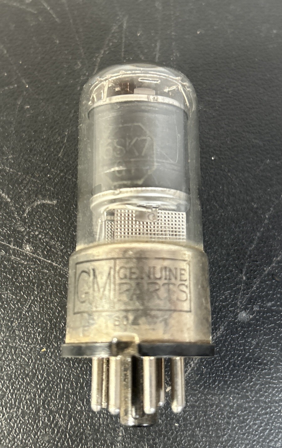 (1) Vintage GM 6SK7GT / J8B tube original GM Genuine Parts OEM SILVER DOME NOS
