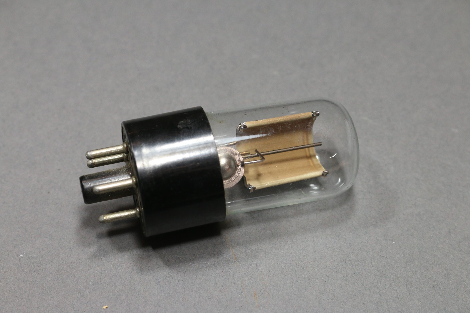Vintage Unknown Photocell Vacuum Tube 5 pin Possibly Model 930 or Similar
