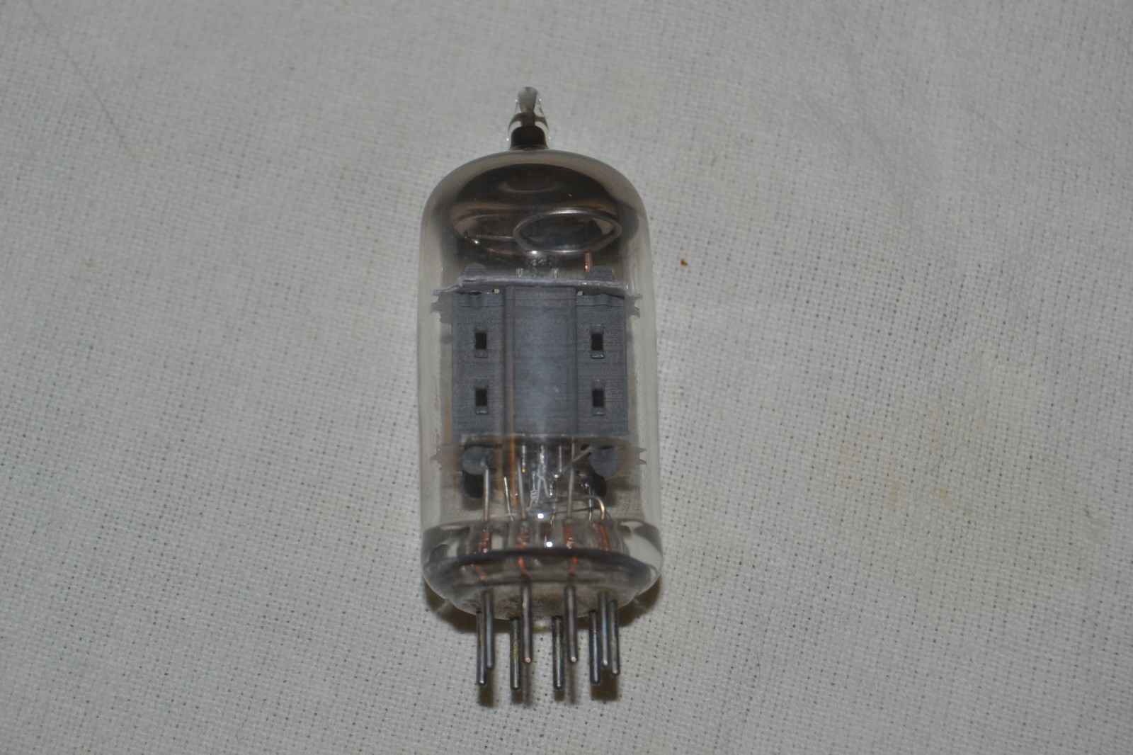 Strong & Balanced Vintage 1960s RCA 7025 12AX7A ECC83 TUBE