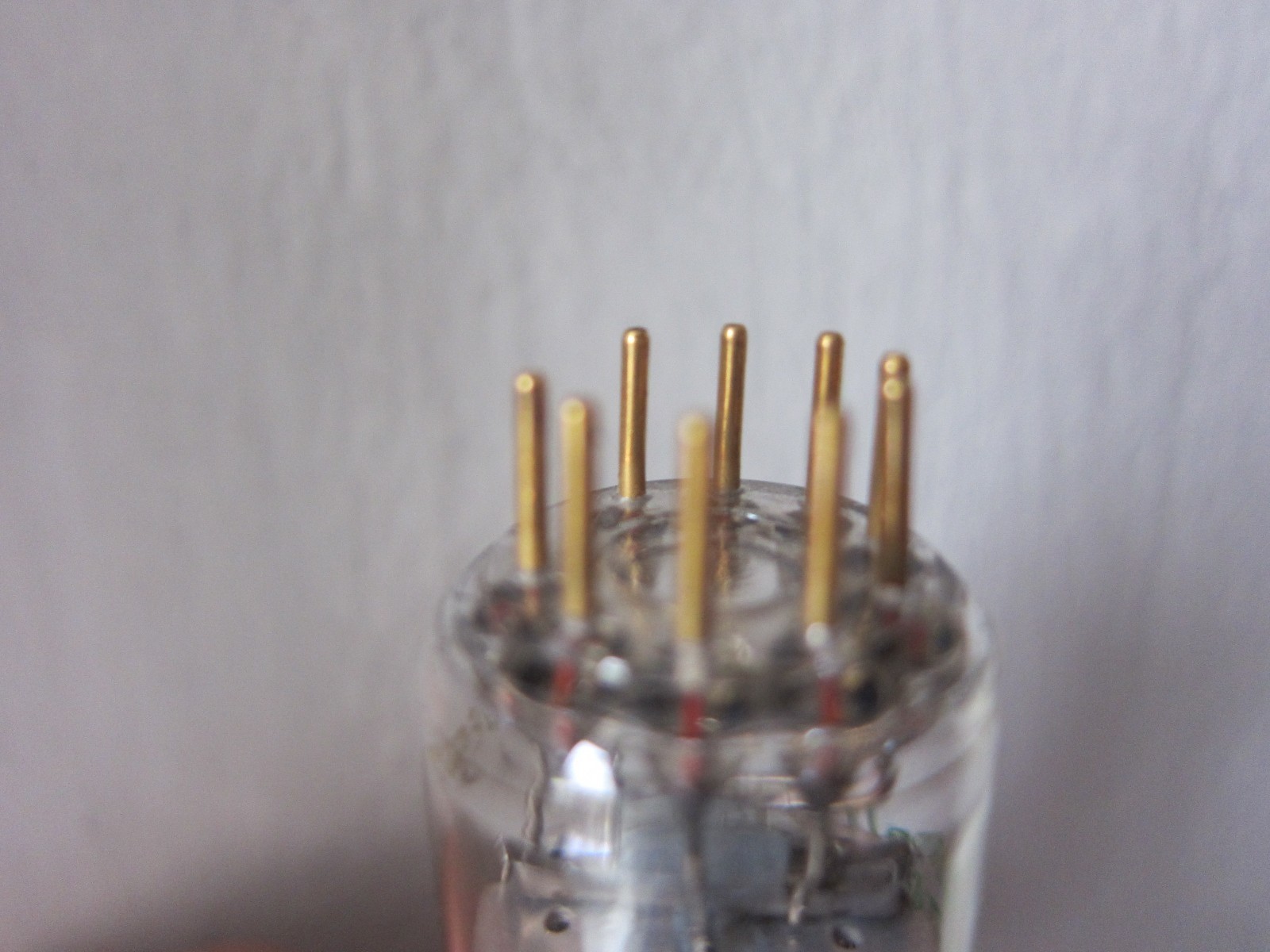 1x E81L / EL81 DARIO MINIWATT (NEW, NOS, GOLD PINS) from old stock! HOLLAND