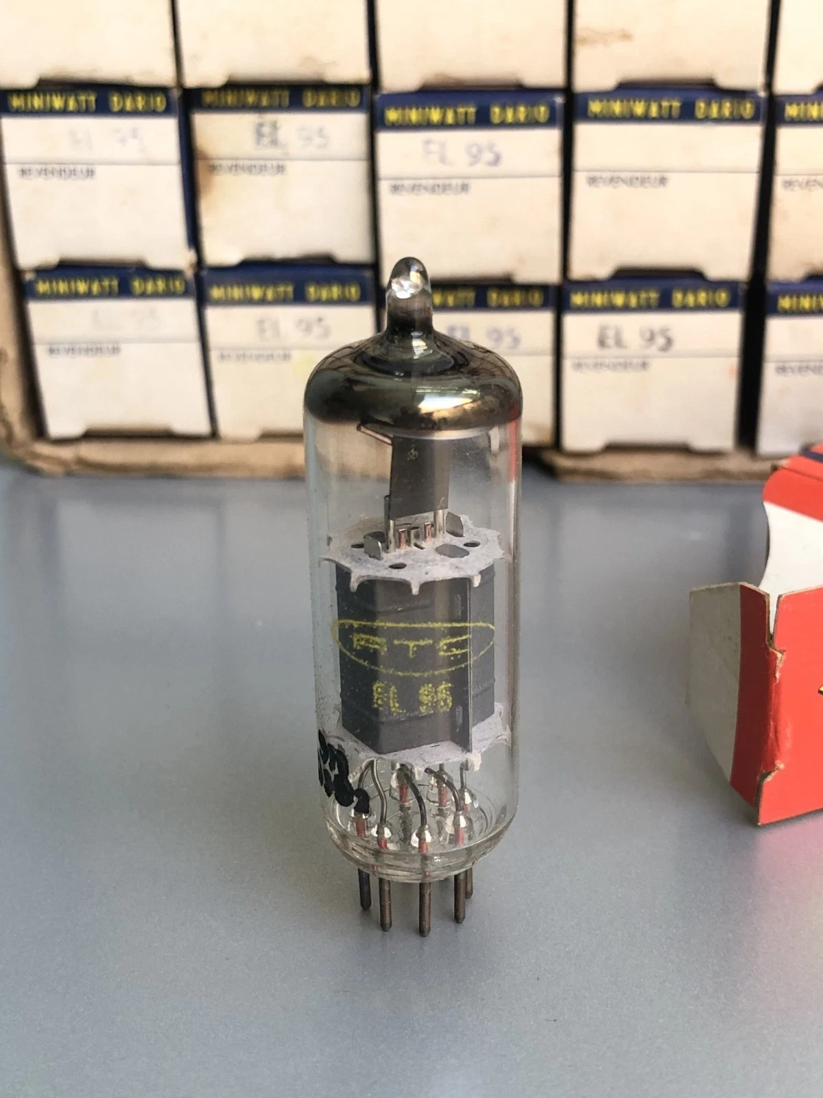 1 x Miniwatt Dario EL95 valvo, Hamburg NOS/NIB tube – Tested
