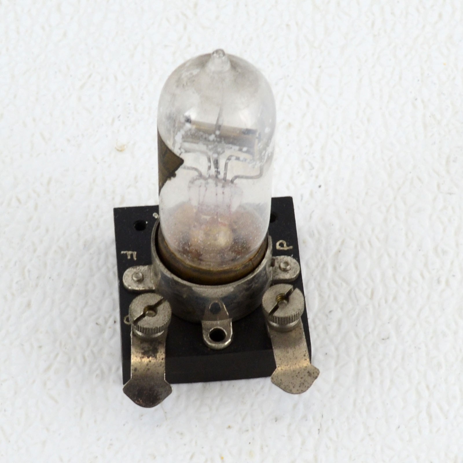 EFederal No.14 Socket w/ UX-199 Vacuum Tube Broken Tip Display Only