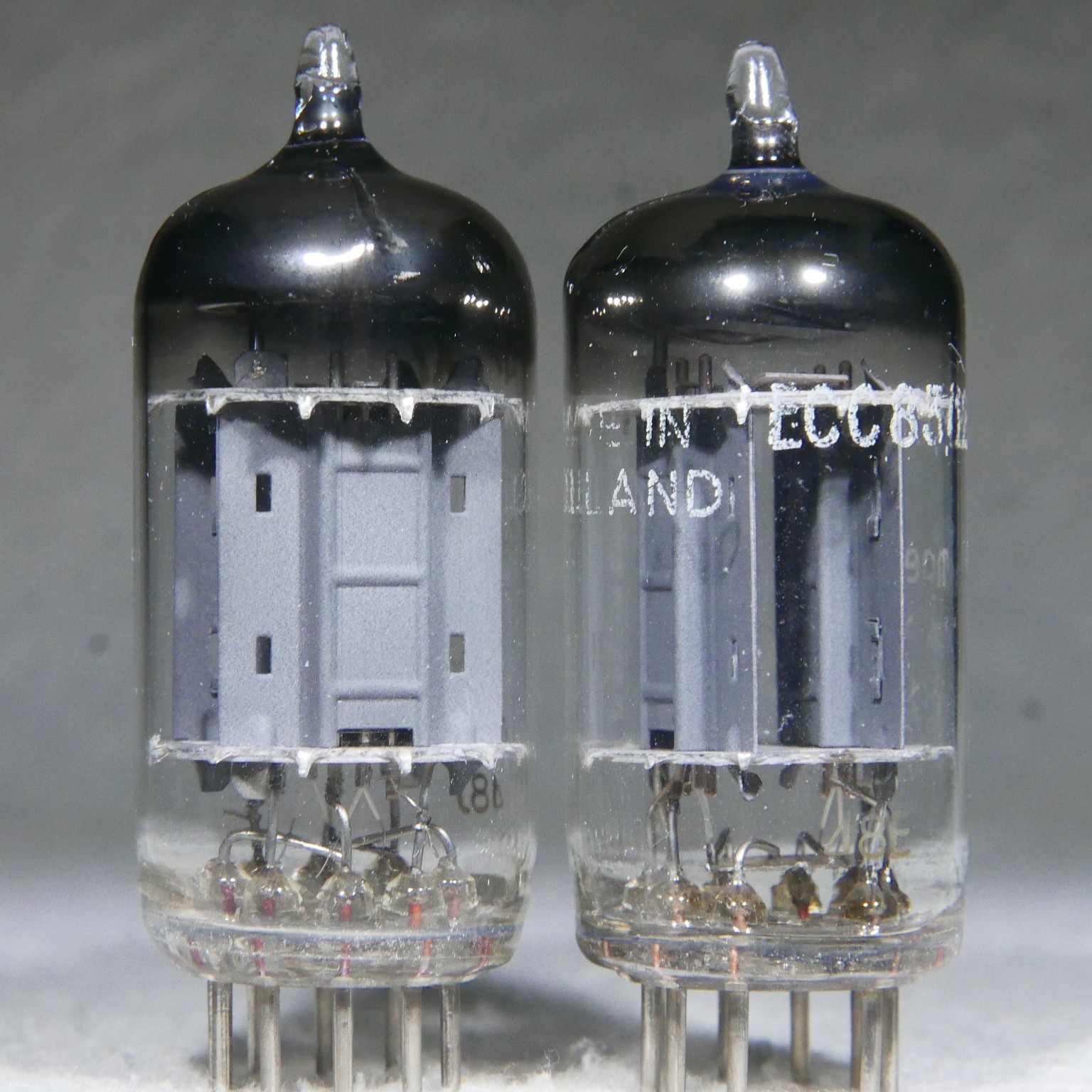 Matched Pair Amperex Bugle Boy 12AX7/ECC83 Long Plate Foil D-Getter Holland 1958