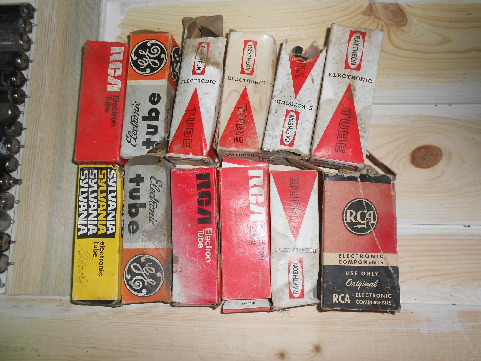 175 Pc. LOT Vintage Vacuum Tubes 12BH7 6LR ECC82 5U4G 41, 75, 80 RCA Raytheon GE