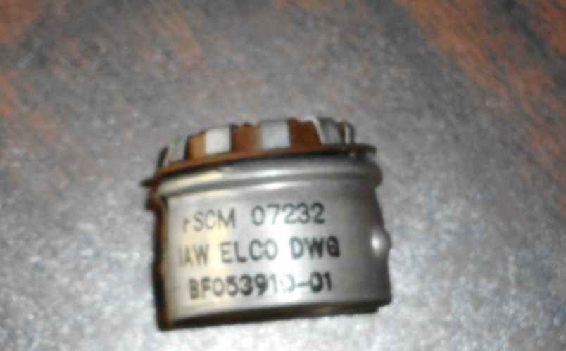ELCO/ cinch 9 pin tube socket with shield new old stock lot of 33