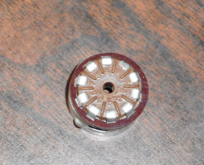 ELCO/ cinch 9 pin tube socket with shield new old stock lot of 33