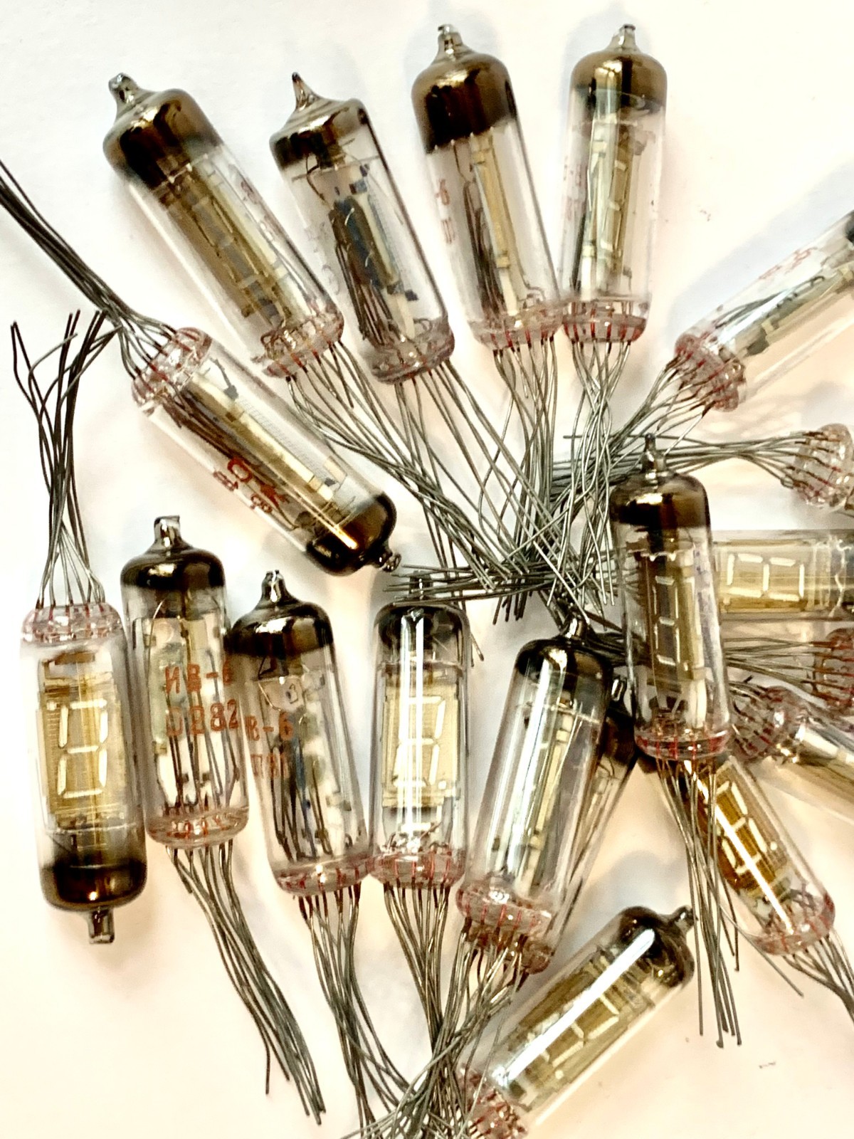 260pcs IV-6 Nixie Era VFD Vacuum Tubes: New Old Stock
