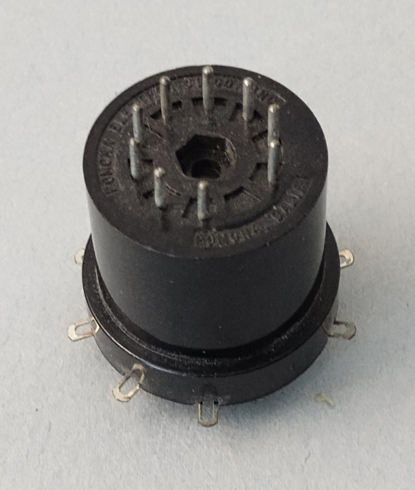 Vintage Pomona 9-Pin Magnoval Vacuum Tube Test Socket Adapter Model 2497