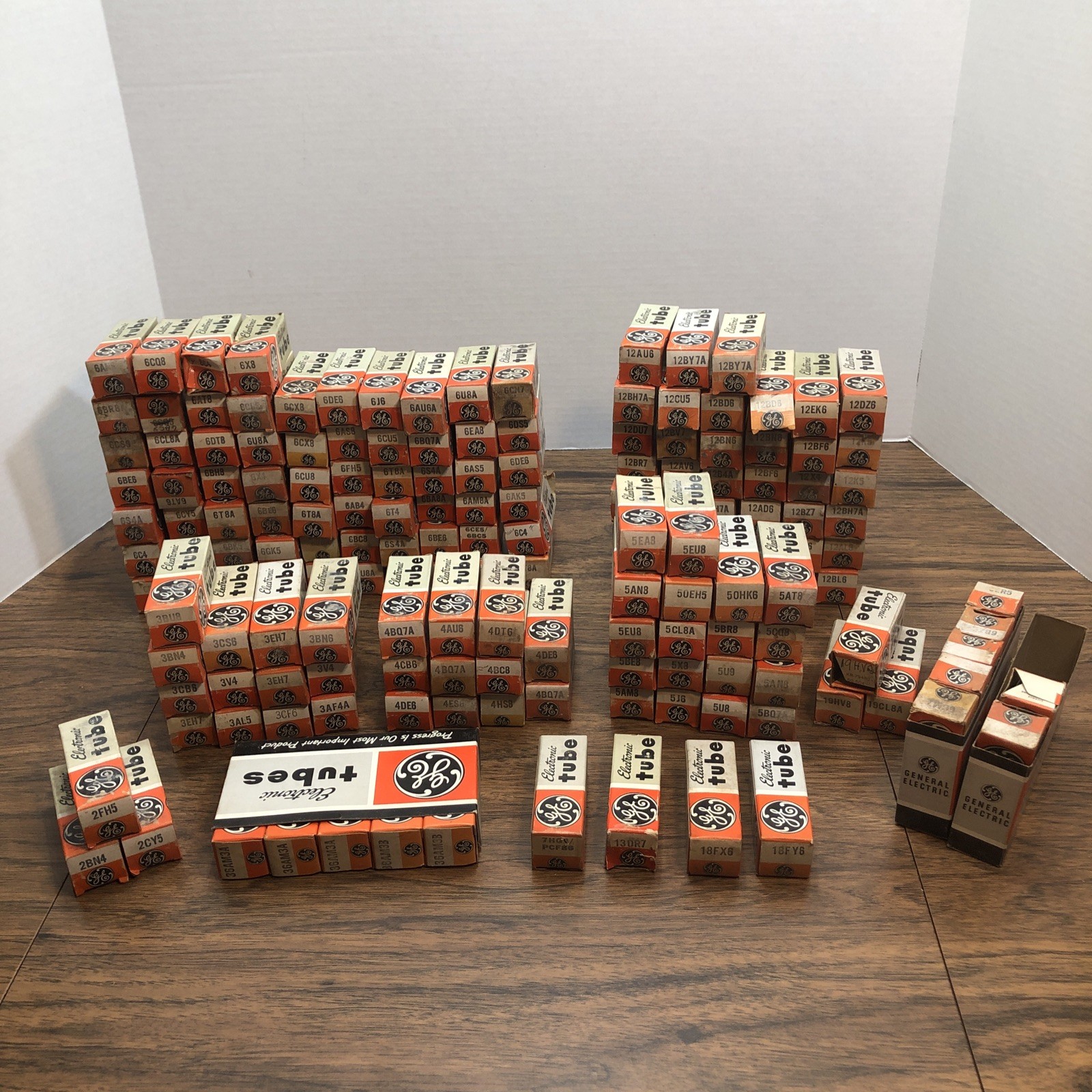 PARTS – Untested 160+ Vintage General Electric GE Electronic Tubes Assorted LOT