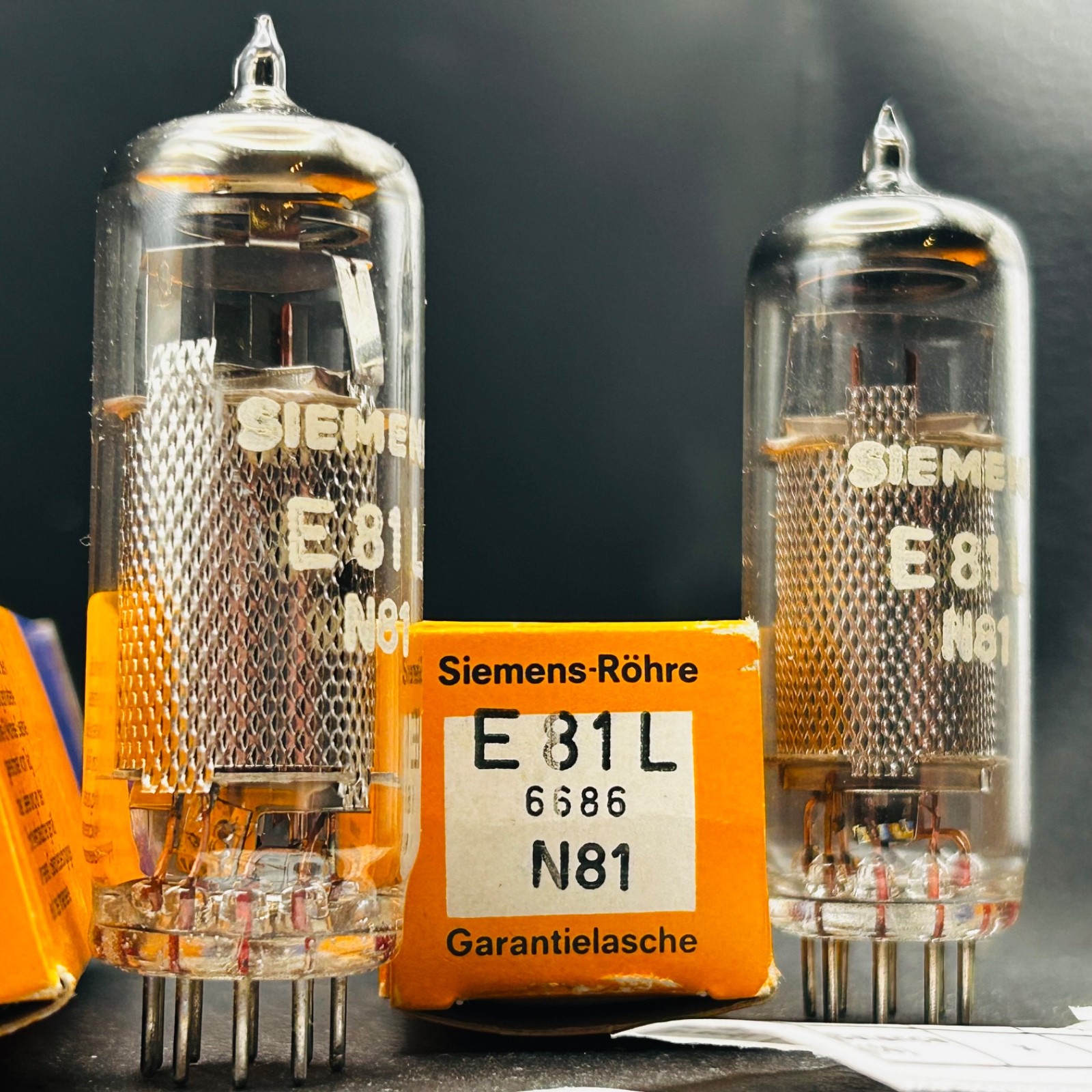 Matched Pair Siemens E81L / 6686 SQ Vacuum Tubes Tested 100/103% Germany