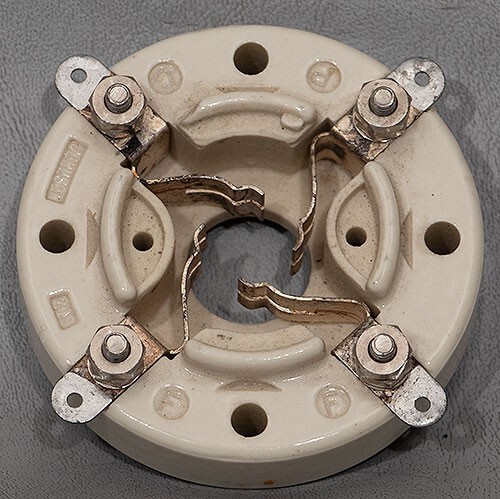 EF Johnson 123-209-215 (0209) Medium 4-Pin Ceramic 811A/866A Tube Socket E.F.