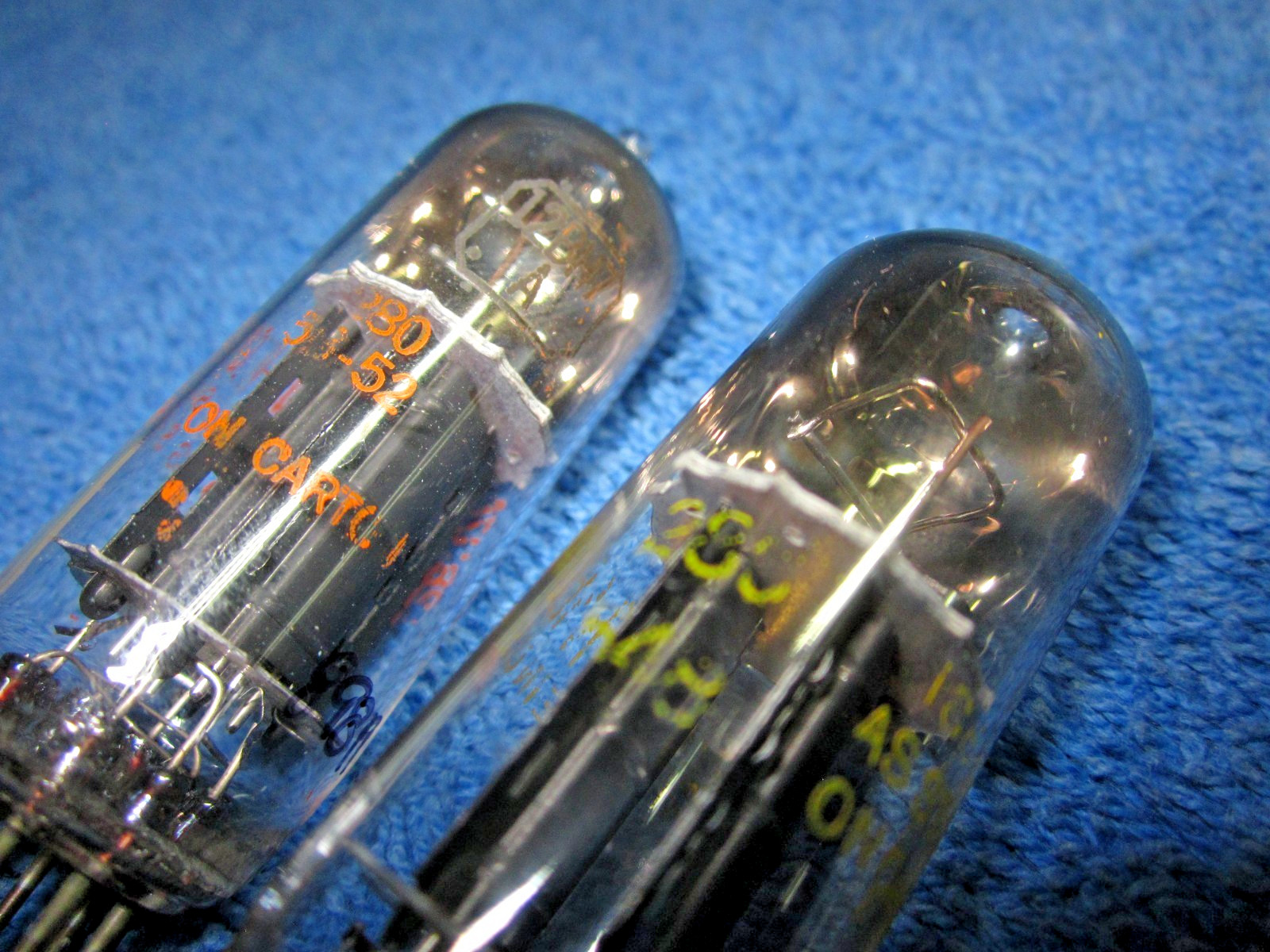 MATCHED PAIR Raytheon 12BH7A BLACK Oval Plate Tube 12BH7