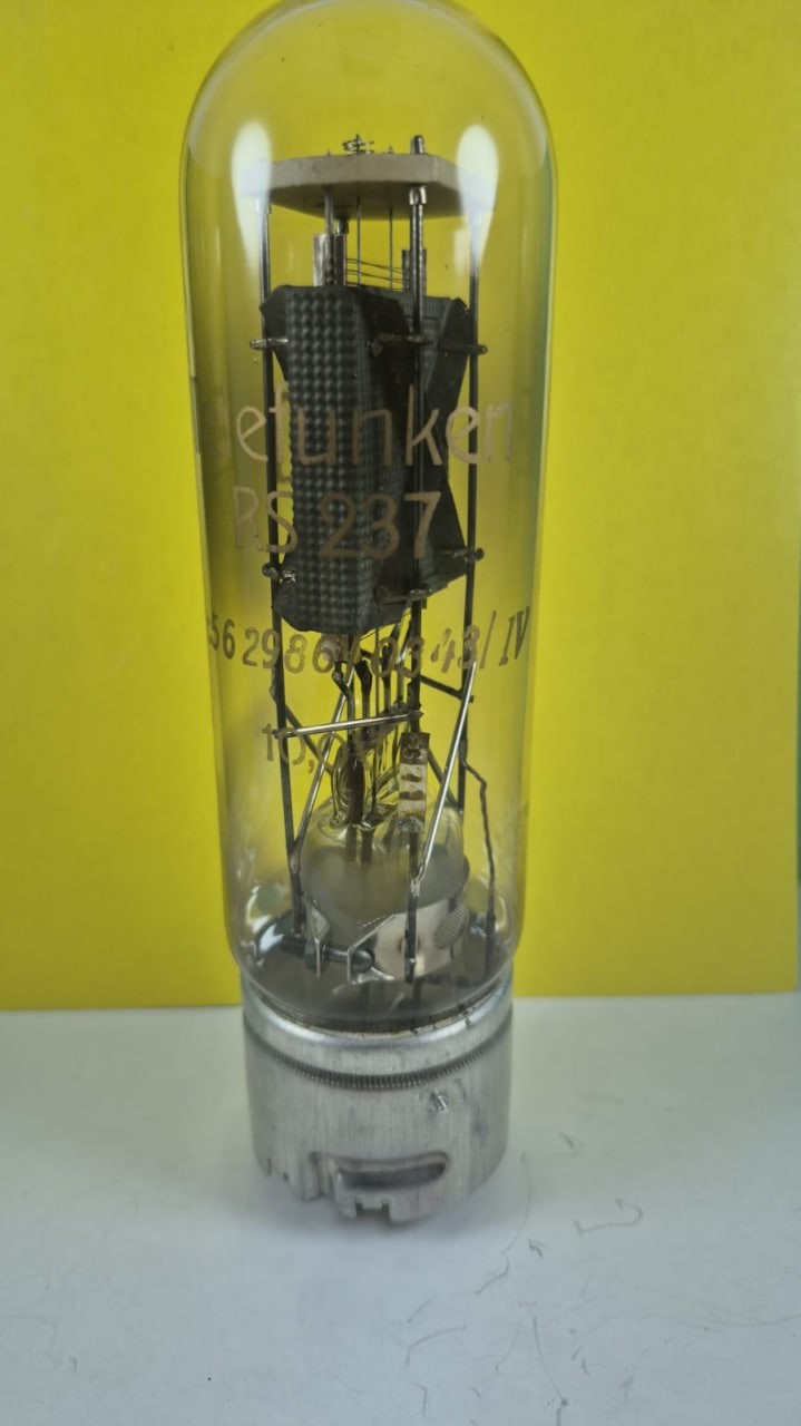 Telefunken RS237 211 VT-4-C Solid Smooth Plate NOS Tested 03/1943
