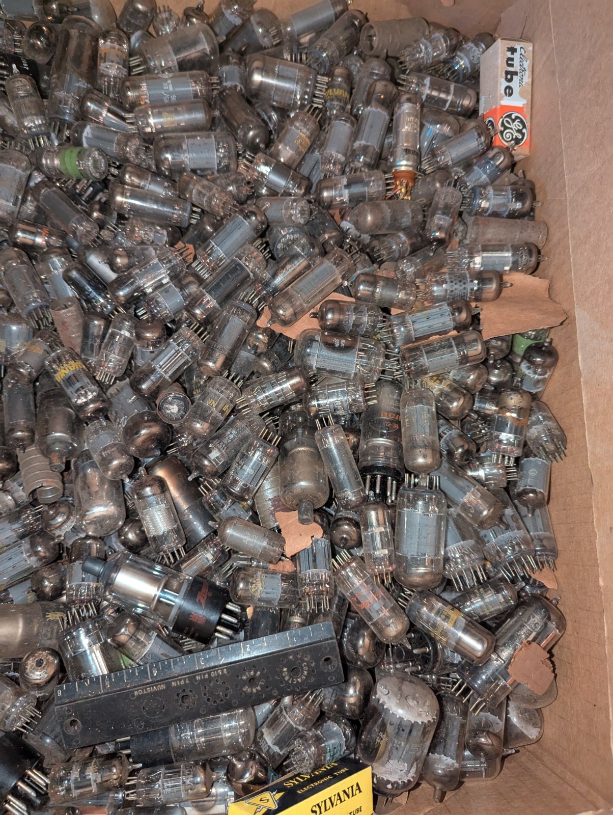 Mixed Lot of 100 untested vacuum tubes – Mostly Small And Medium As-is