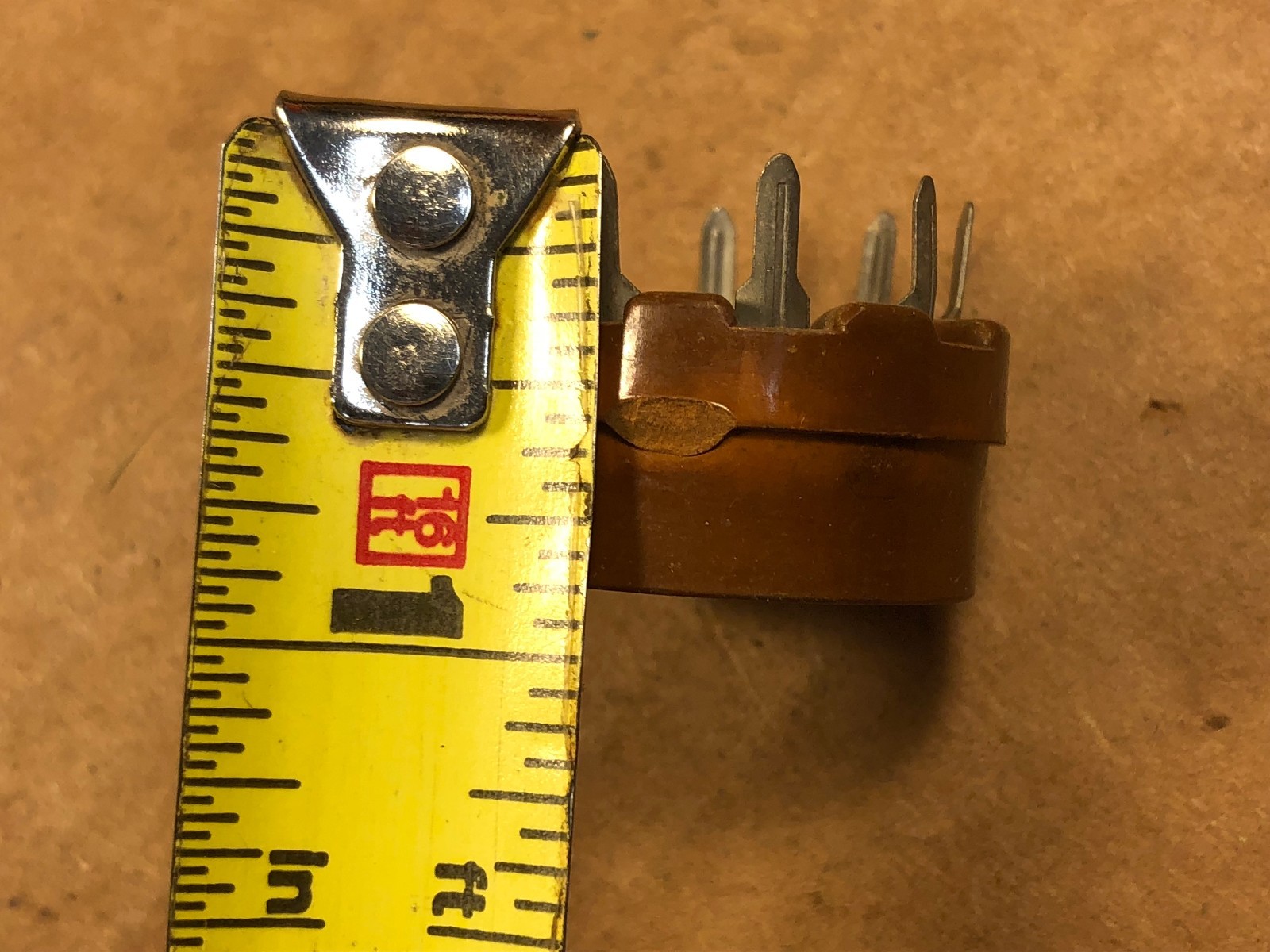 4 NOS Vintage Brown 8-Pin Octal Vacuum Tube Sockets PC BOARD MOUNT PCB