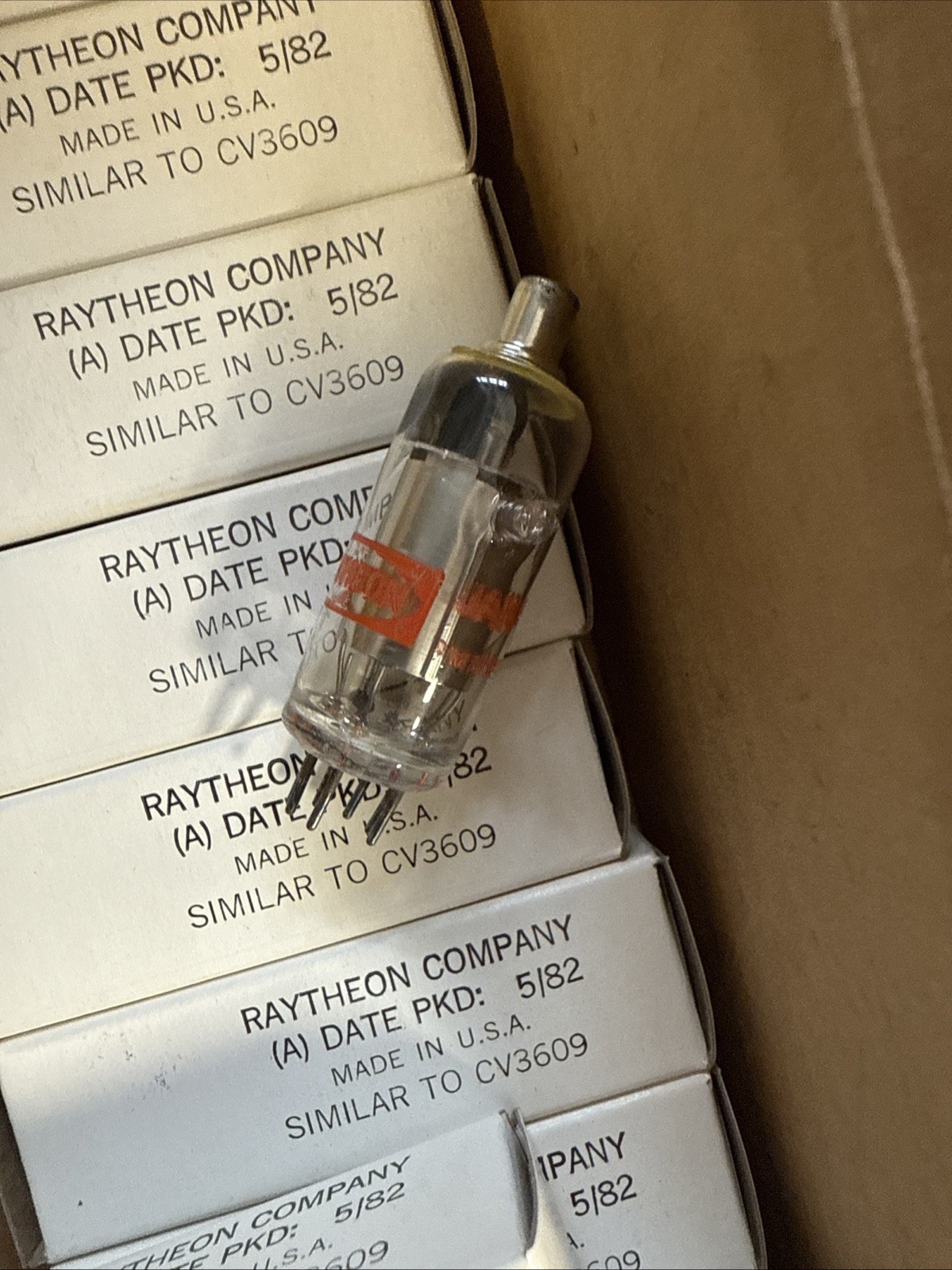 Sleeve of 5 – Date Matched Raytheon Vacuum Tube CK5517 USA 5517 May 1982