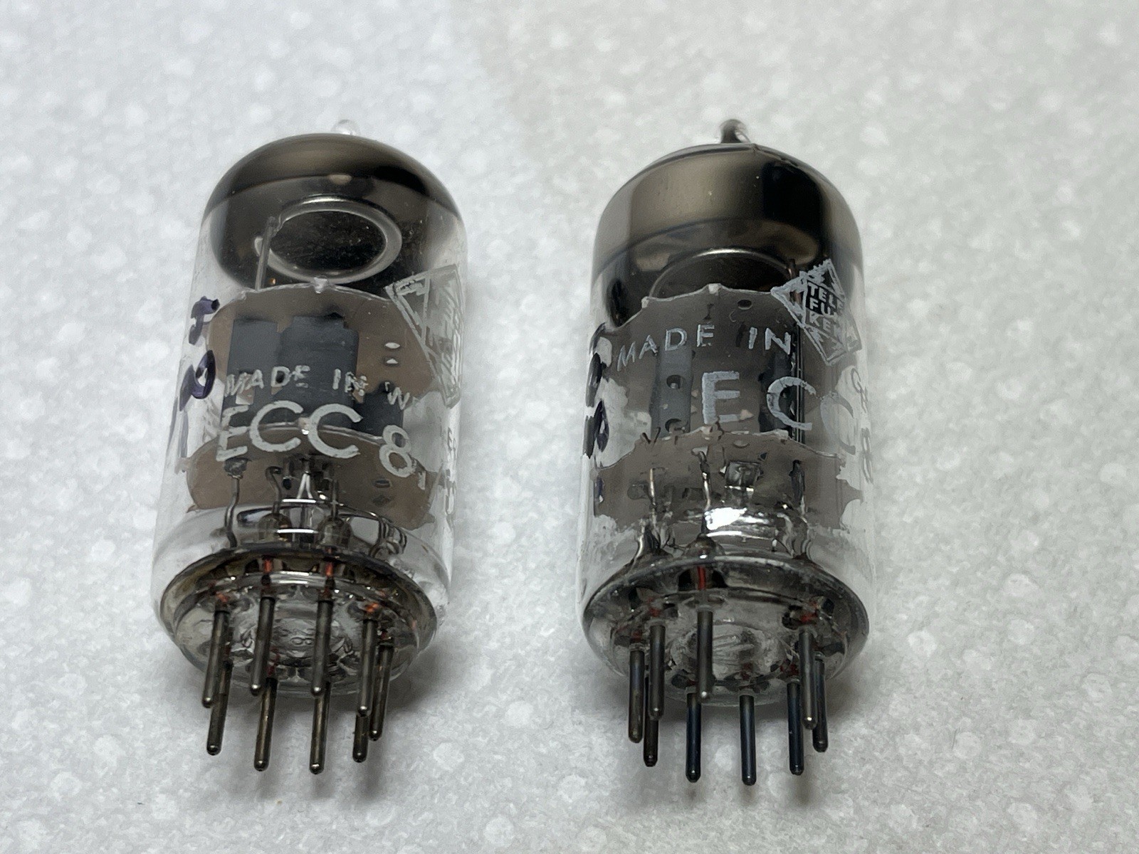 2X – Telefunken 12AT7 ECC81 Vacuum Tubes Tested Strong and Close