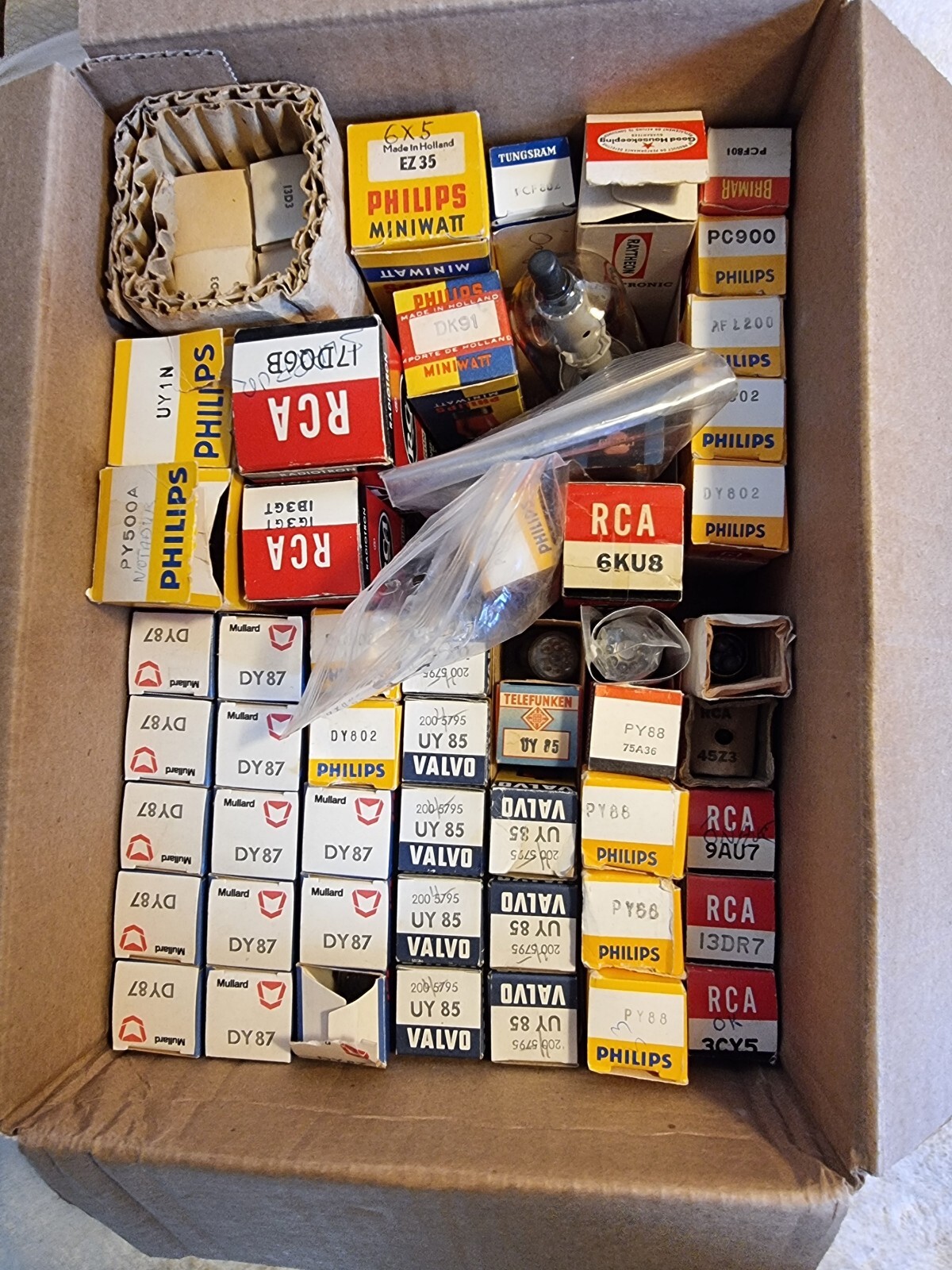 DK91 – 1R5 Philips tube NOS