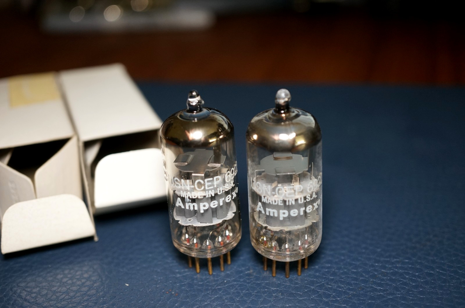 2 – NOS VINTAGE AMPEREX USN-CEP 6922 GOLD PIN TUBES / E88CC ECC88 6DJ8