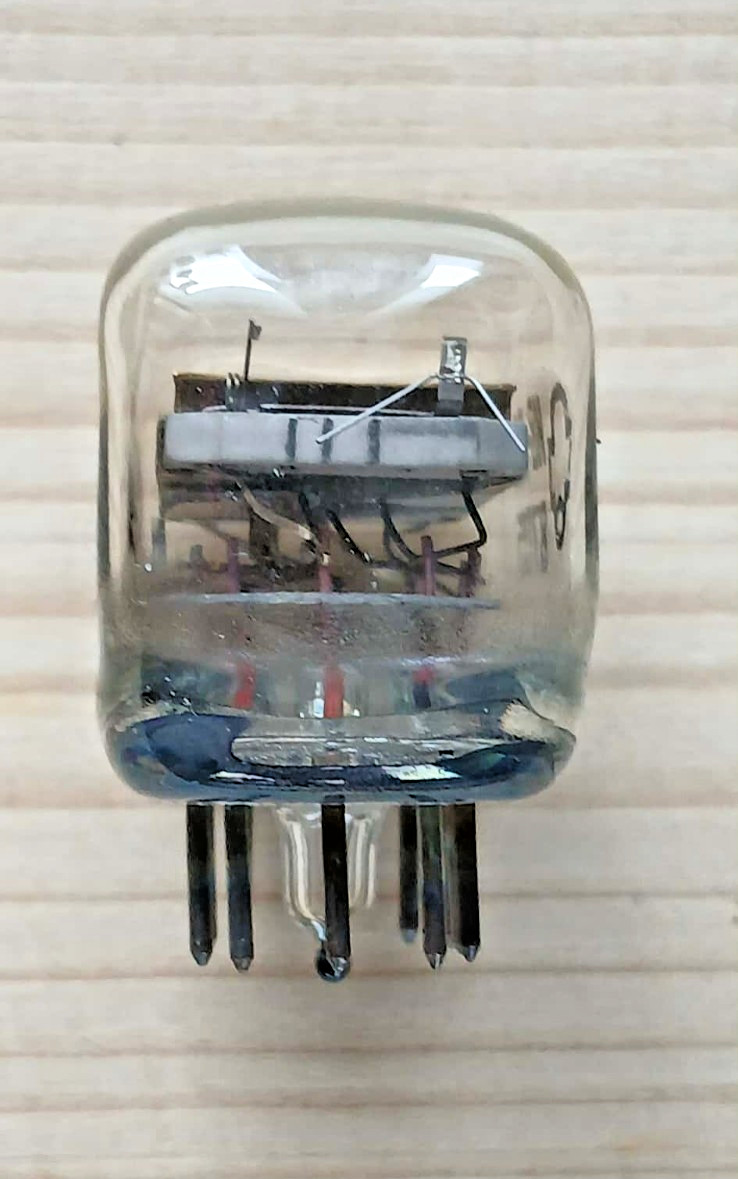 1 pcs IV-22 ИВ-22 Soviet VFD 7 Segment Nixie Tube. NEW. 100% Tested. NOS.