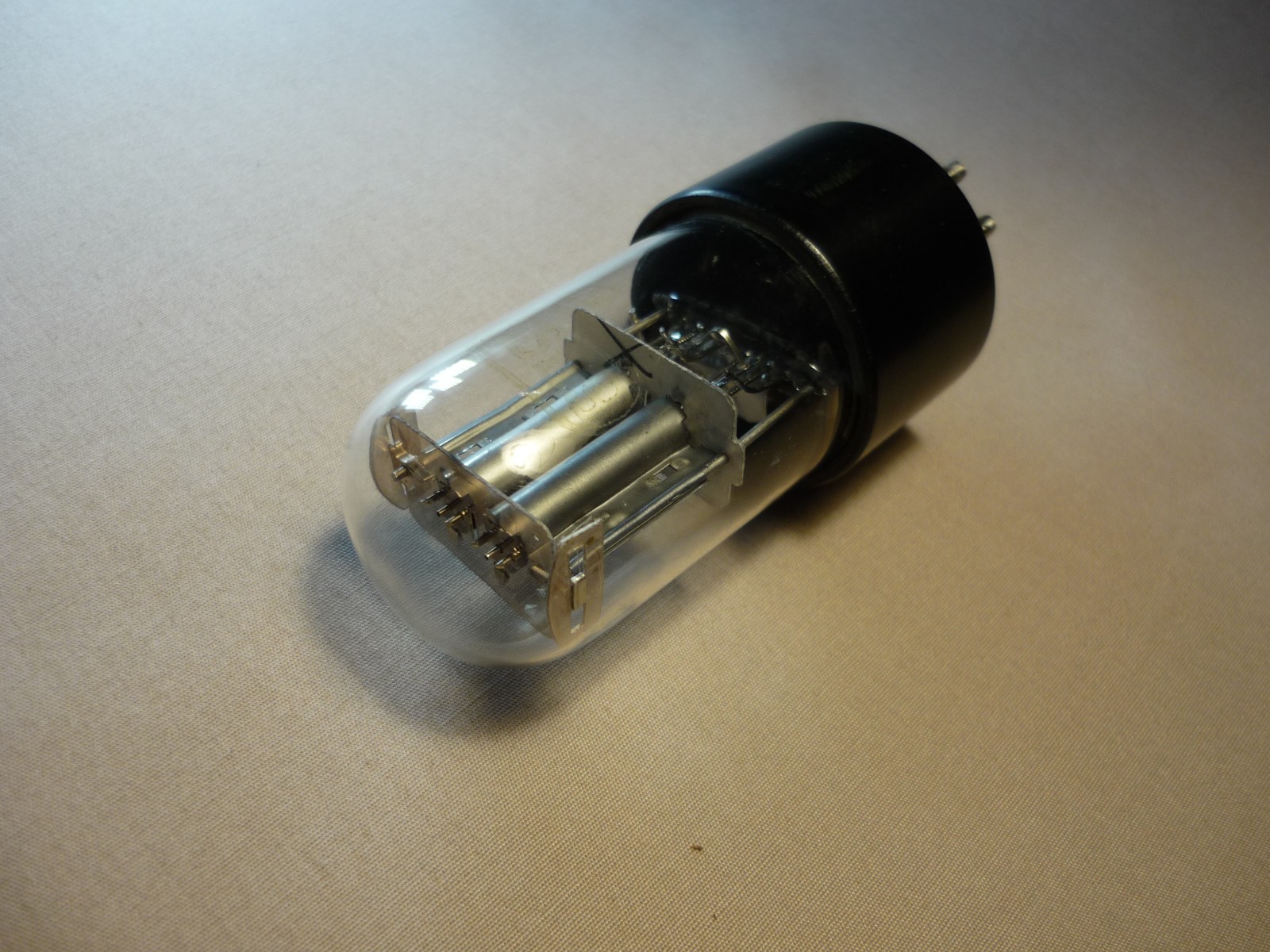 6N9S / 6Н9С = 6N9P; 6SL7GT ~ 1579 Double triode NEW. Sarahtov. 1957