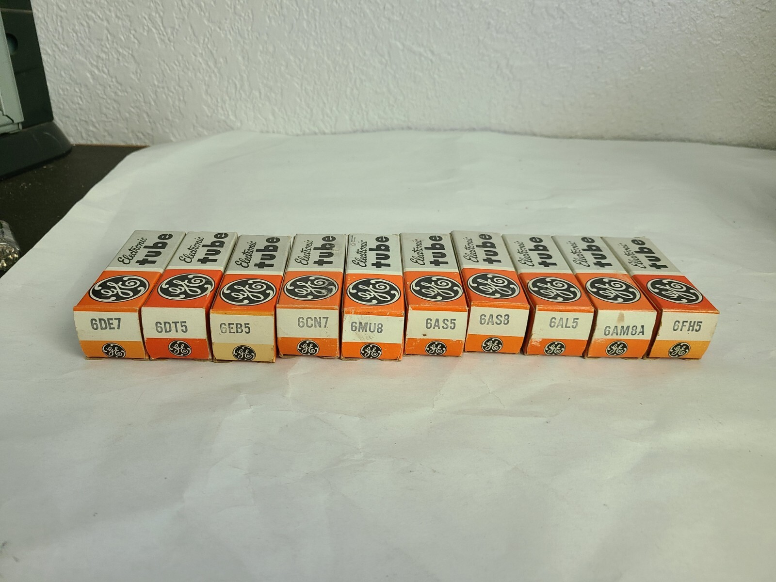 Lot 10 GE Electronic Tubes w Boxes 6DE7, 6DT5, 6AS5, 6FH5 ETC