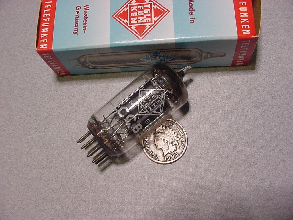TELEFUNKEN 12AX7 ECC83 TUBE (ripple plate 1961 Berlin strong tested) LG*****