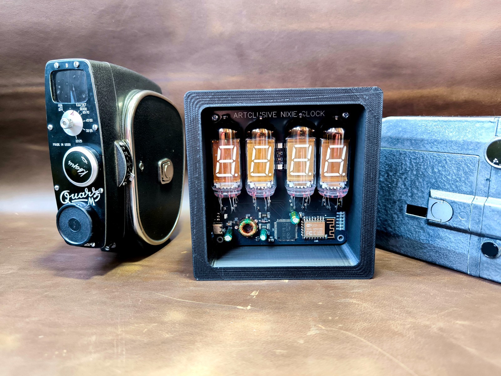 ARTCLUSIVE NCL-2 IV-11 Nixie/VFD Tube Clock with Wi-Fi – USB-C, RGB Backlight
