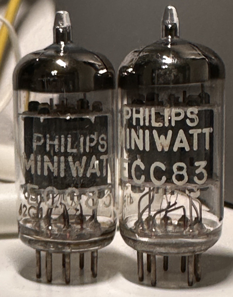PHILIPS Miniwatt ECC83 12AX7 Herleen Holland I65 Big Getter Δ2G1-Δ1B4 Pair