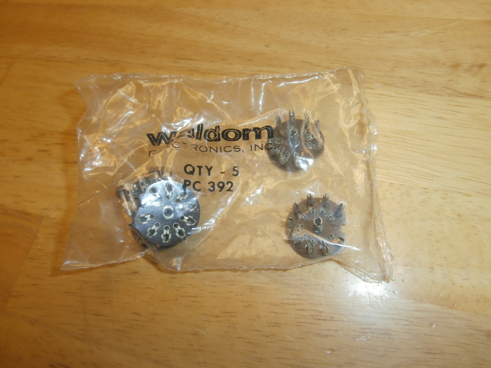 LOT/5 WALDOM WAFER 9 PIN TUBE SOCKET WITH CENTER SUPPORT PIN,PC392,NOS