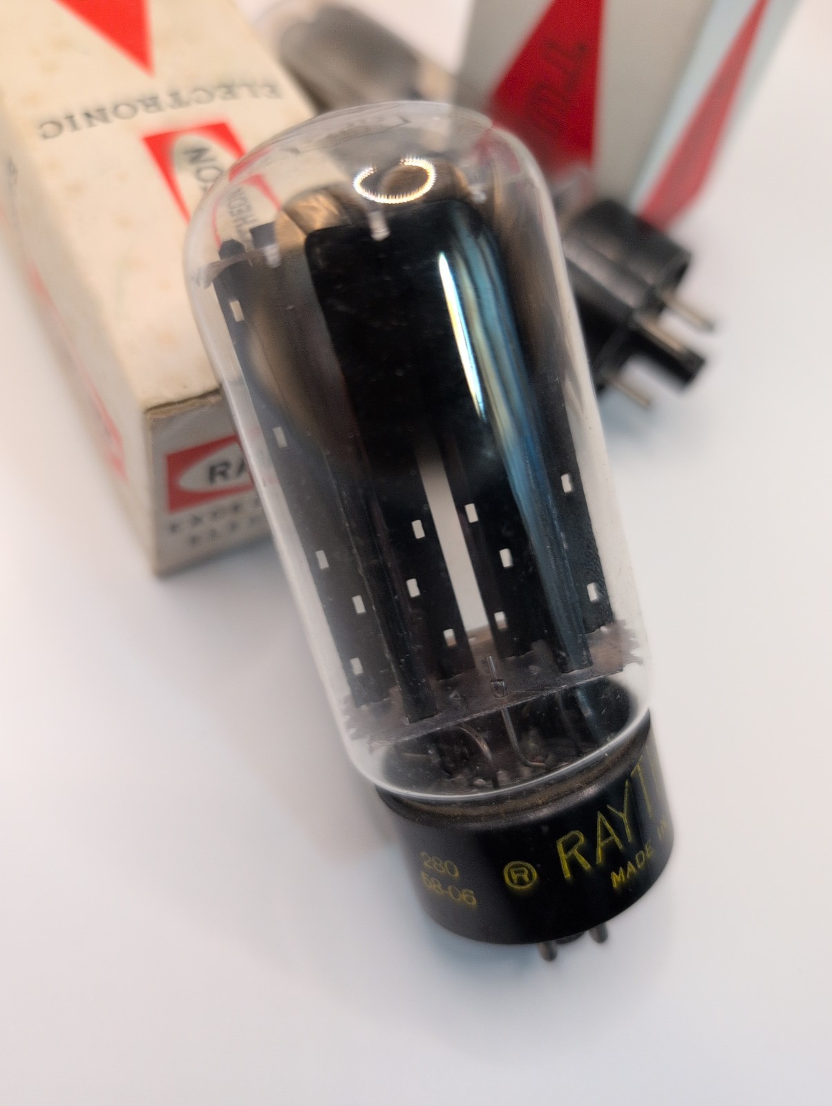 TWO RAYTHEON 5U4GB Rectifier VACUUM TUBES Vintage TESTED
