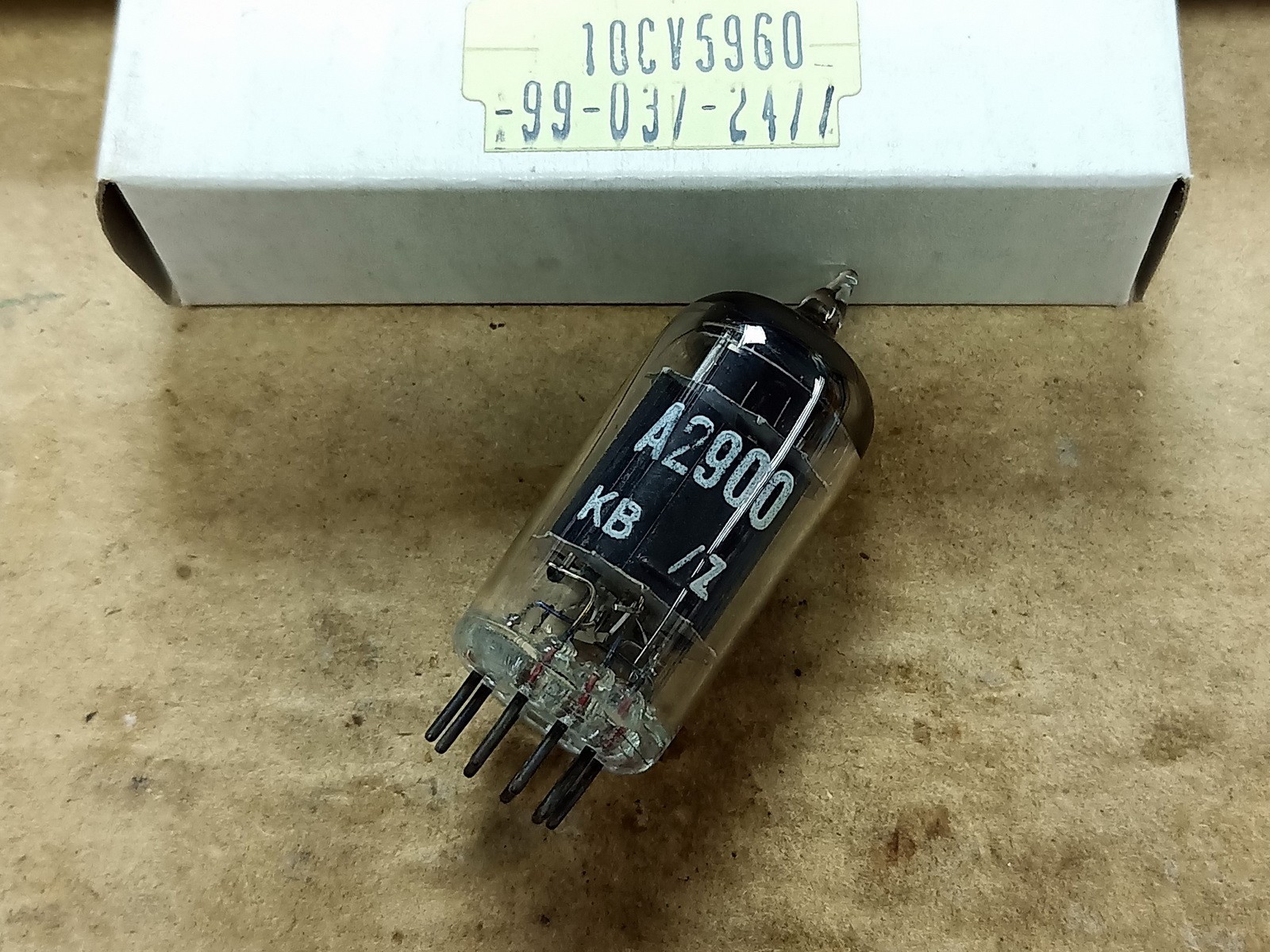 GEC A2900 ECC81 12AT7 tube Square getter Triple mica