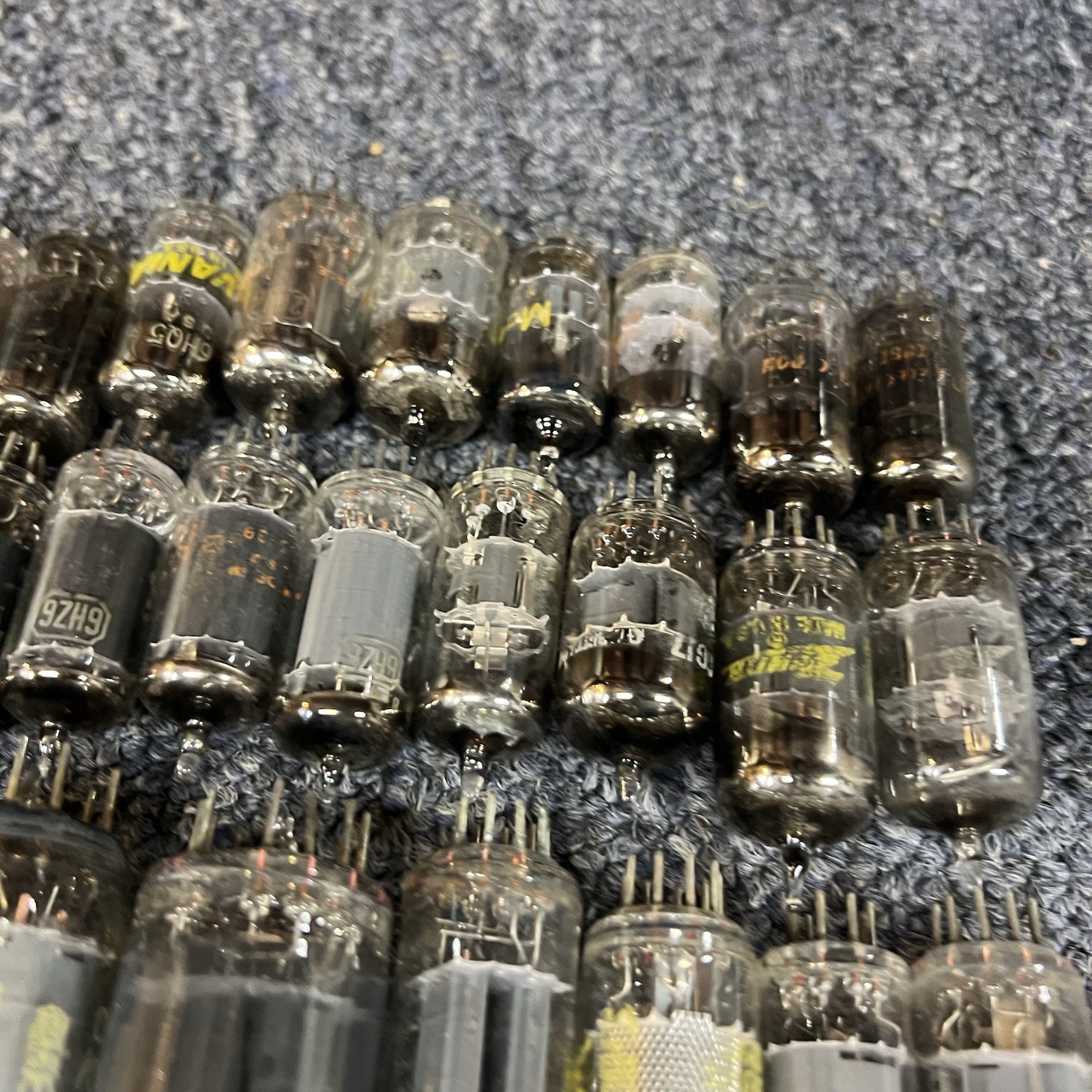 Vintage Vacuum Tube Lot Mixed Brands RCA GE Zenith Sylvania Untested 66+ Tubes