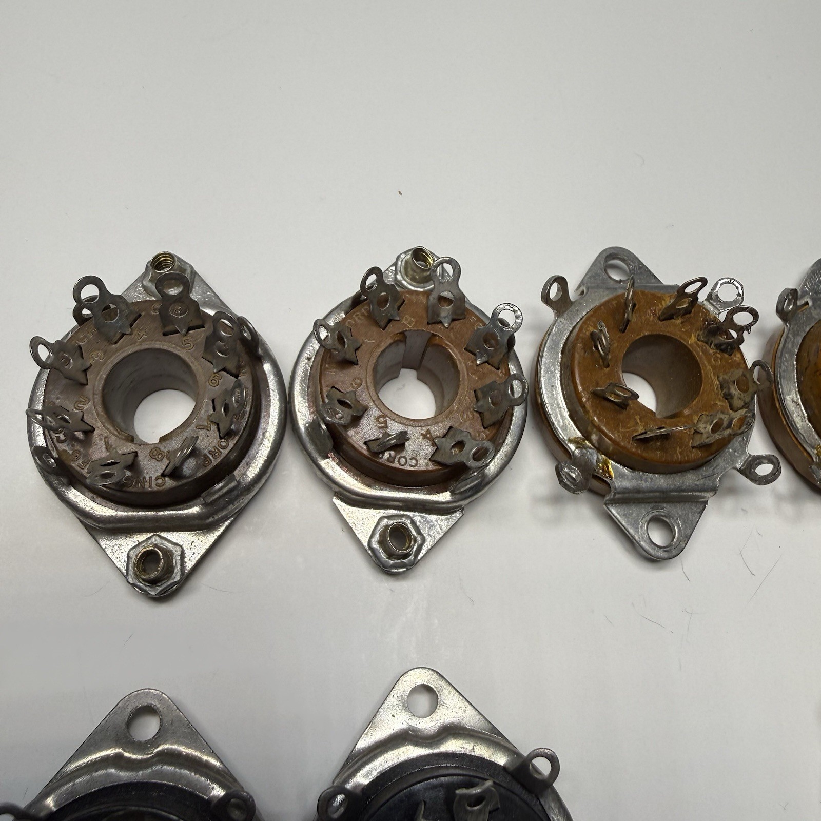 Lot of 14 VINTAGE CINCH 8 Pin OCTAL VACUUM TUBE AMP PARTS SOCKETs 8-PIN