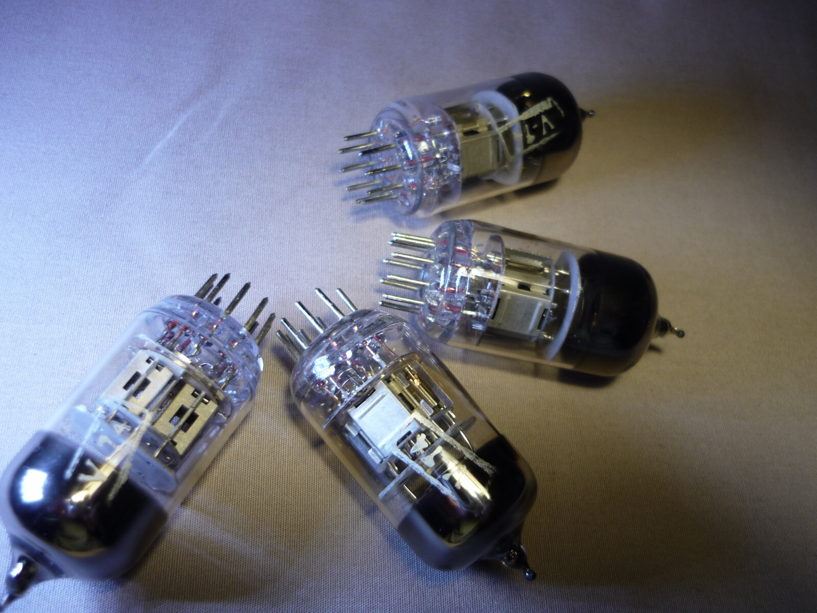 4pcs. 6N2P / 6Н2П ~ 6CC41 Double triode NEW. SAME DATE 1974