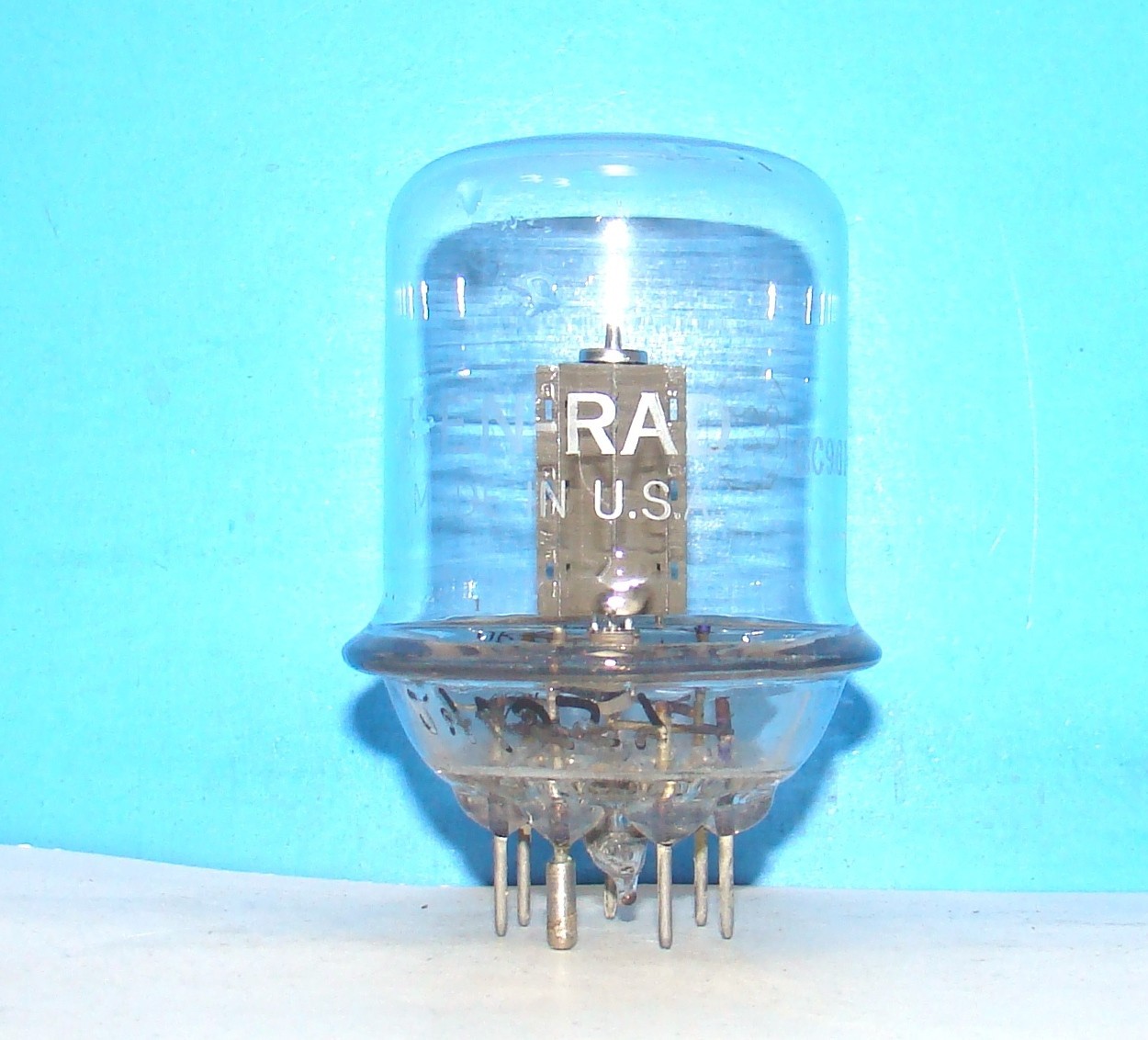 Type Ken-Rad 826 radio audio vintage electron vacuum tube valve display 826
