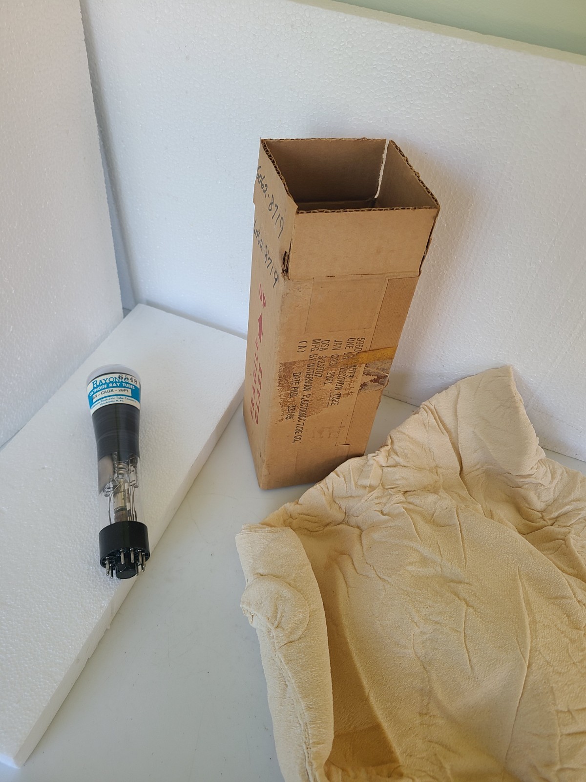 Vintage 1965? Tube, Rayonic CATHODE RAY TUBE JAN-CAGX-2BP1 Tube