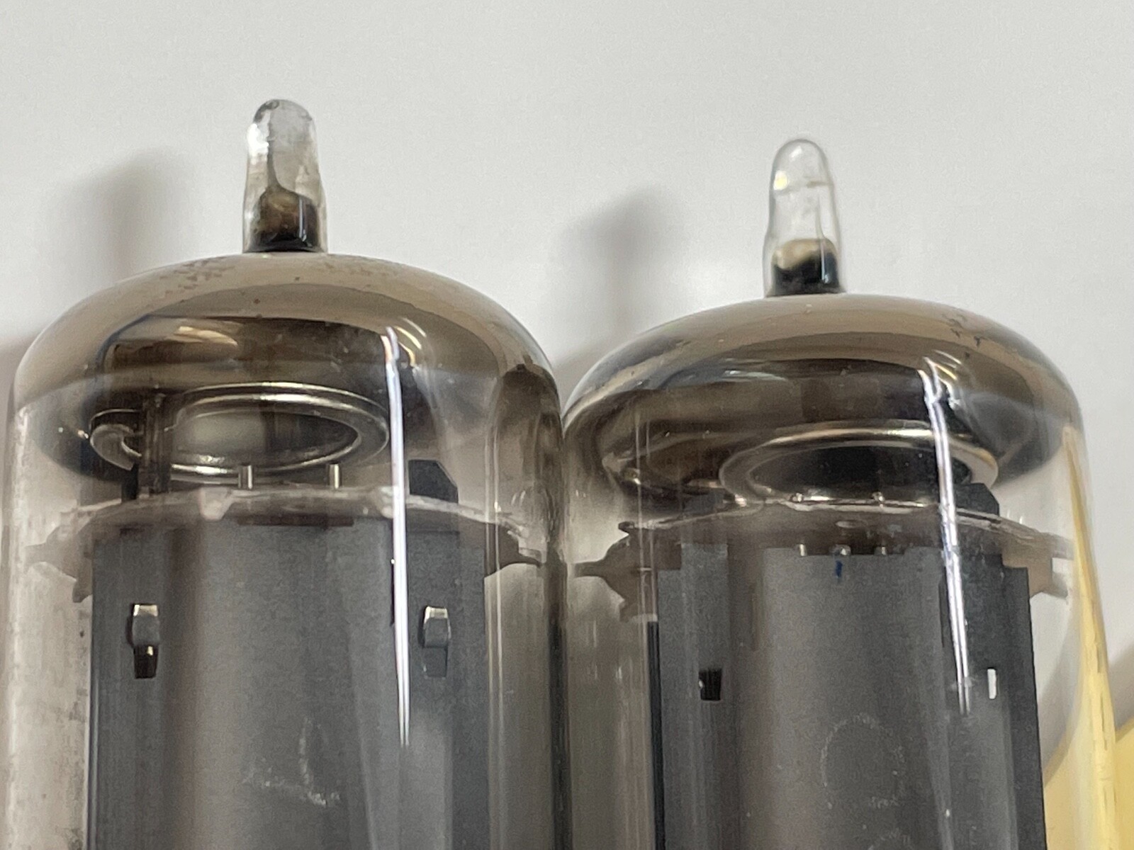 VINTAGE PAIR 12AU7 – ECC82 TELEFUNKEN MAZDA 1956 strong GM values