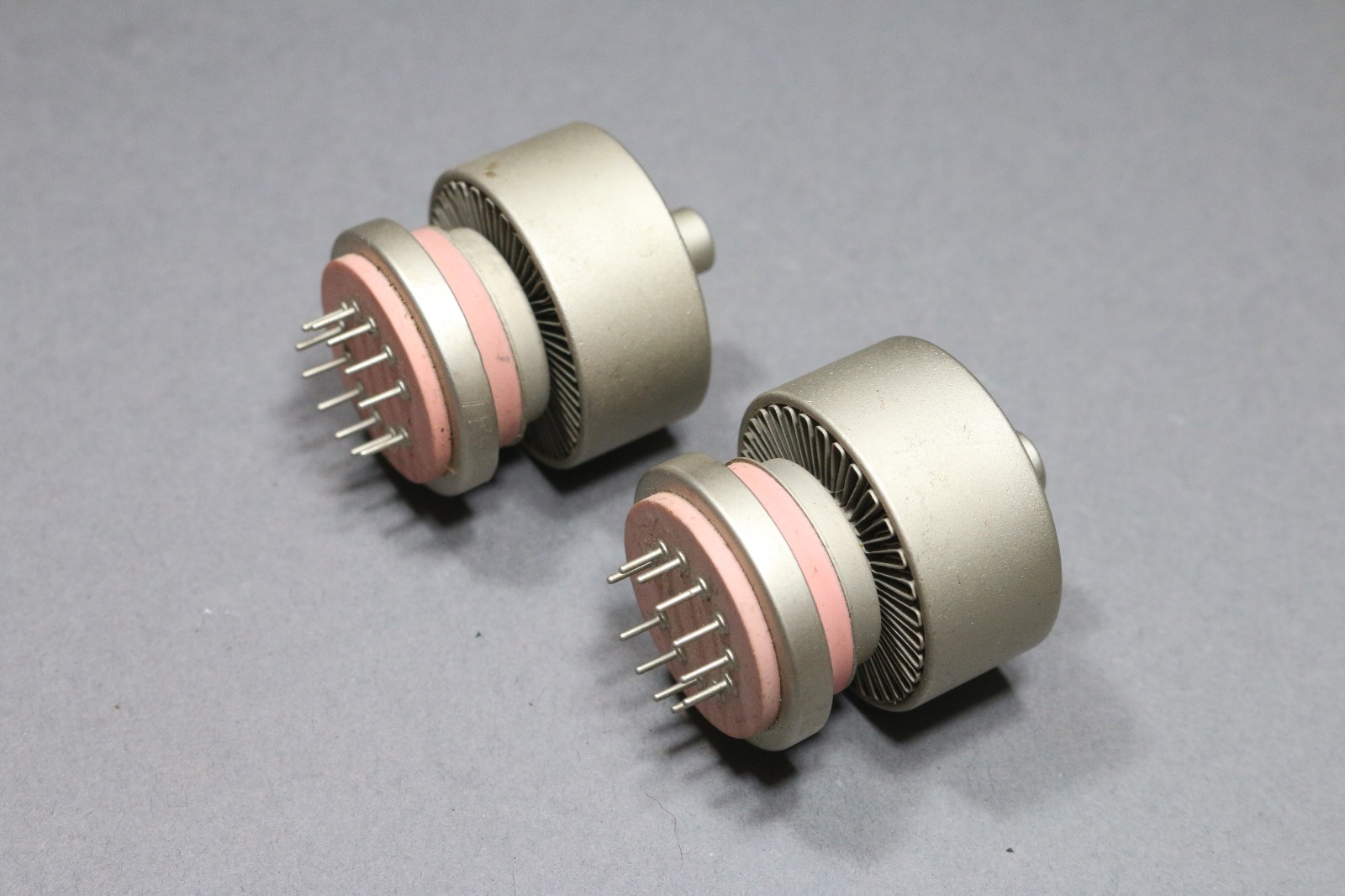 Pair Vintage Unbranded 8122 Vacuum Tube Transmitting No Markings Good Filaments