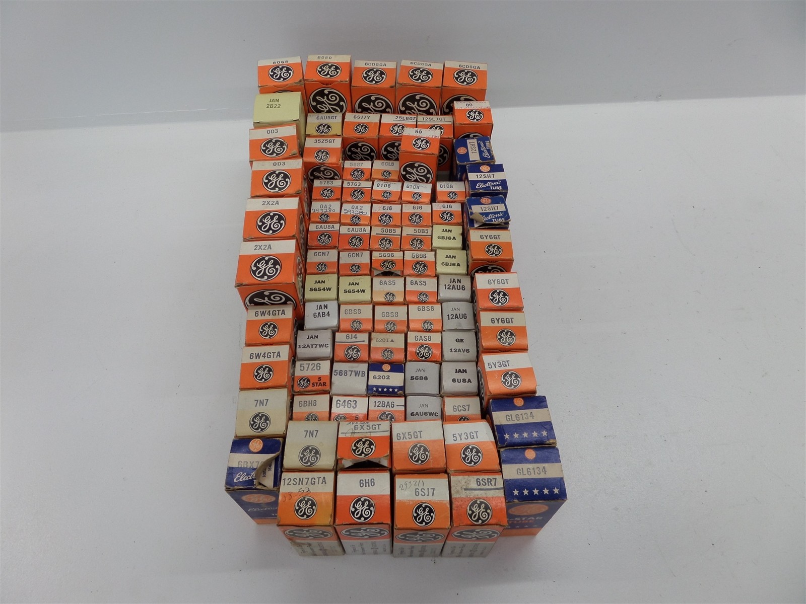 Mixed Lot Of 85 General Electric 12AU6 5Y3GT 6X5GT Electron Tubes