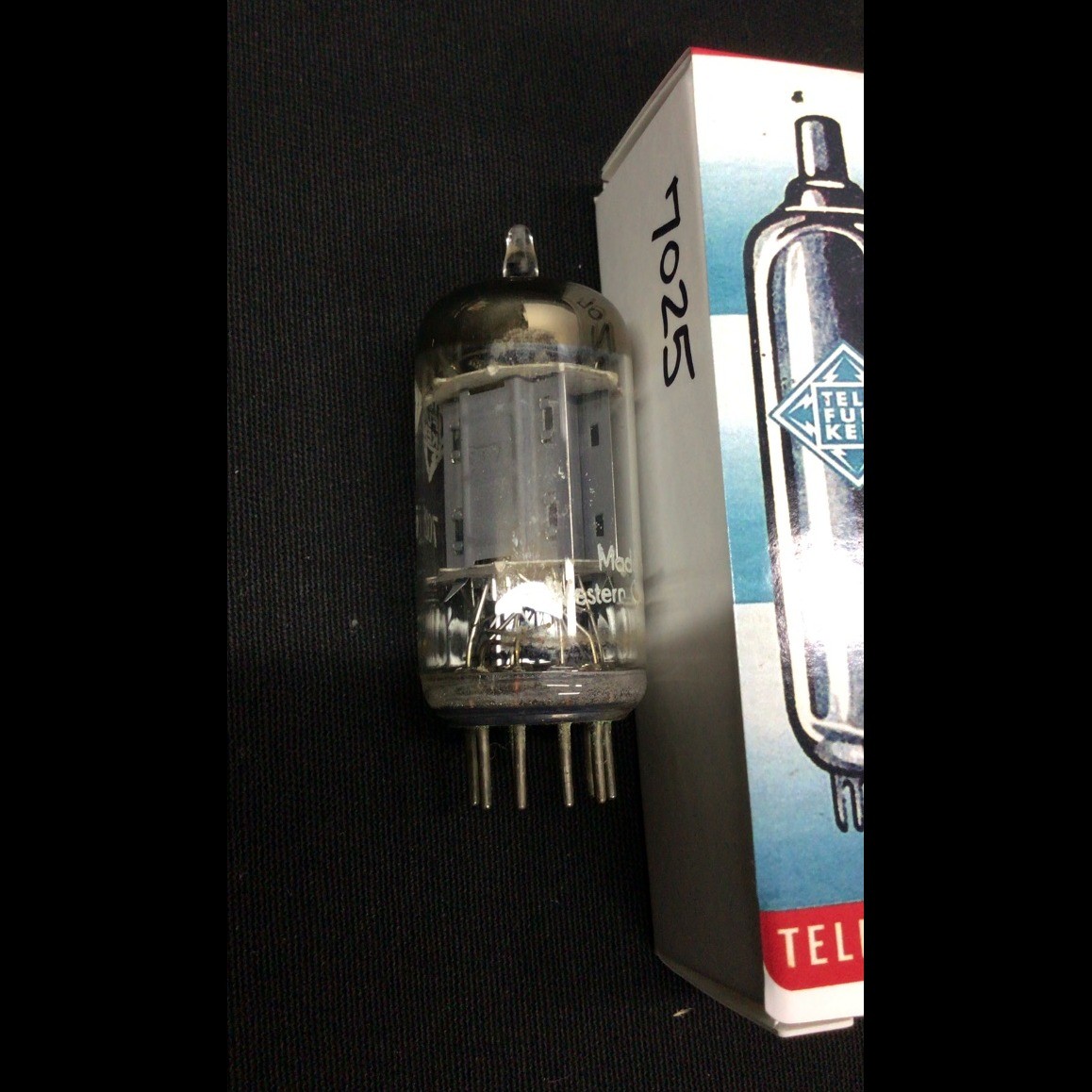 TELEFUNKEN 7025 (12AX7 ECC83) Ribbed W Germany Audio VACUUM TUBE Tested 4.9272
