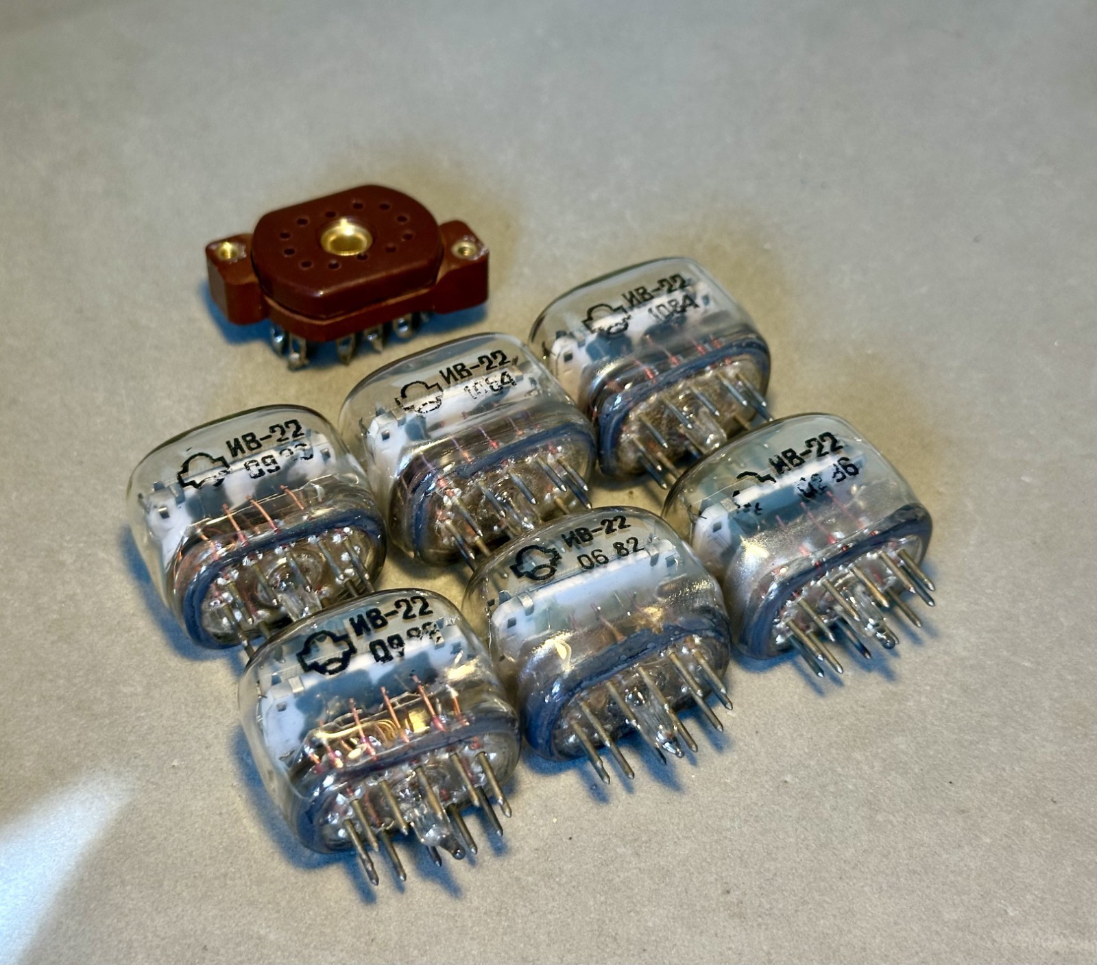 6 PCS IV-22 (ИВ-22) NEW VACUUM TUBE REFLECTOR VFD
