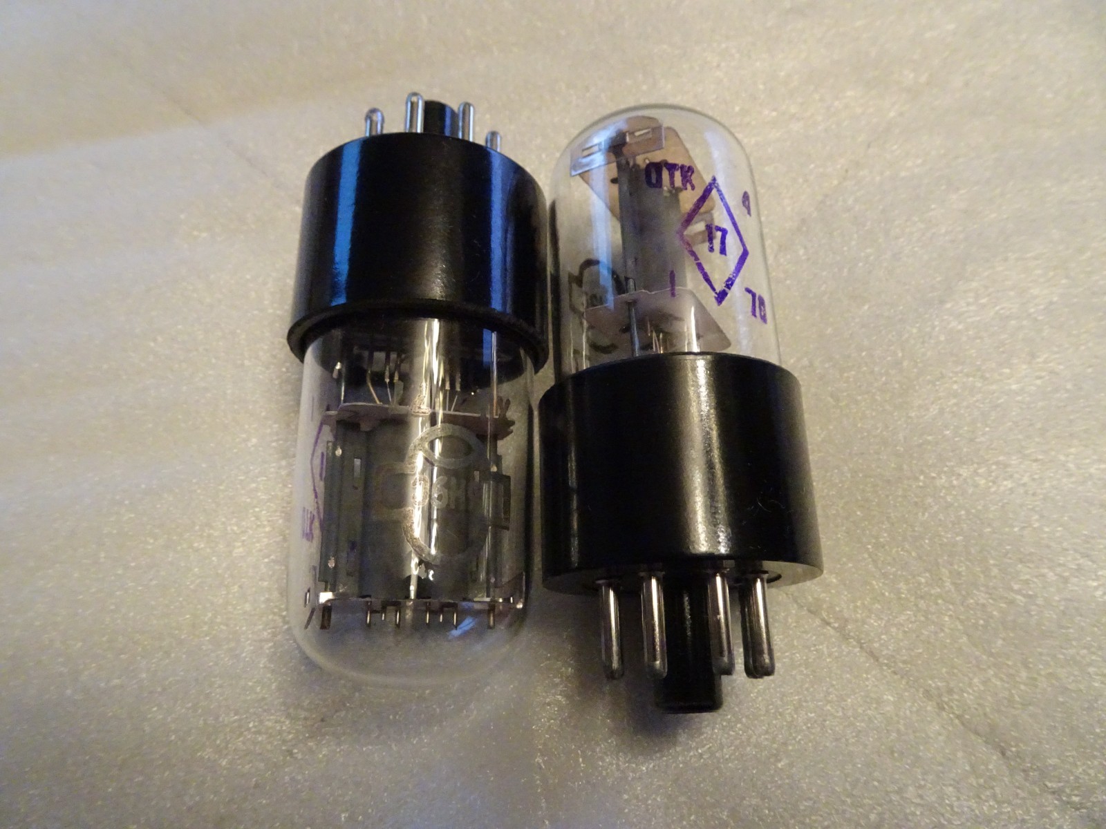 Pair of NOS Russia Reflector 6N9S/6N9C Tubes – Equivalent to 6SL7
