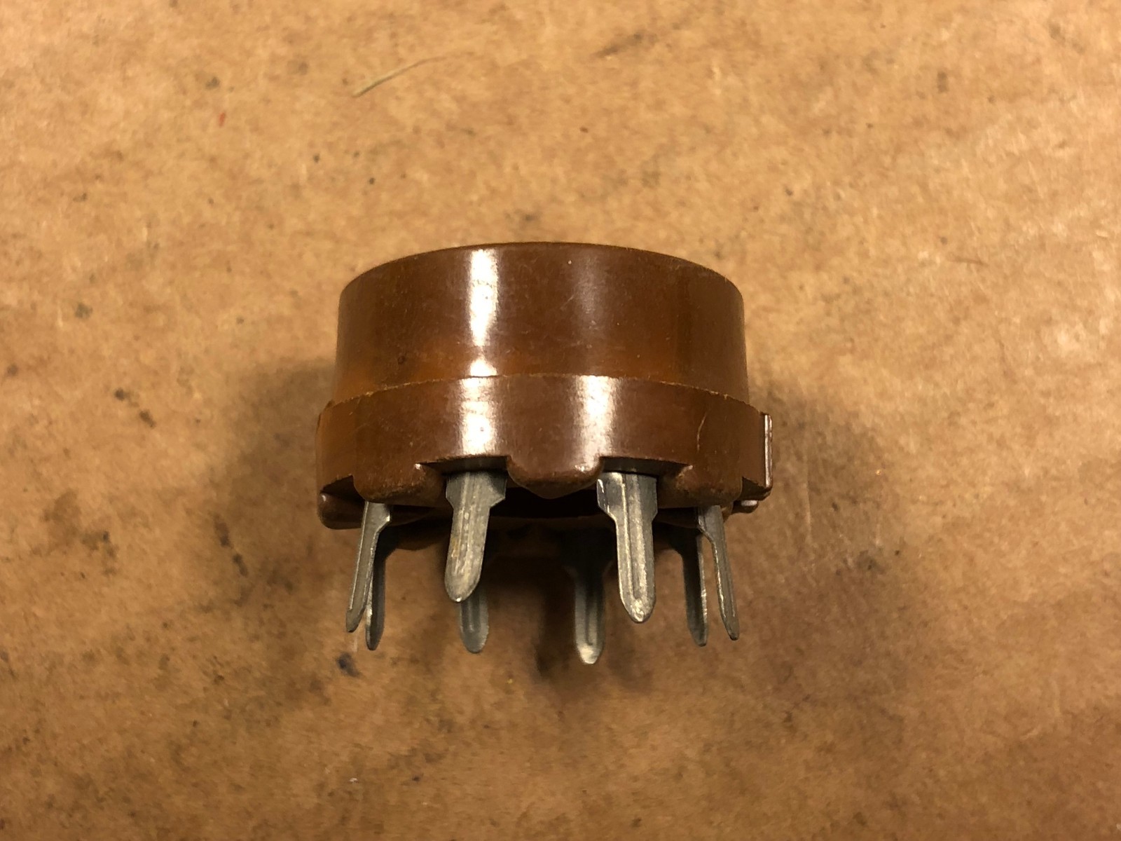 4 NOS Vintage Brown 8-Pin Octal Vacuum Tube Sockets PC BOARD MOUNT PCB
