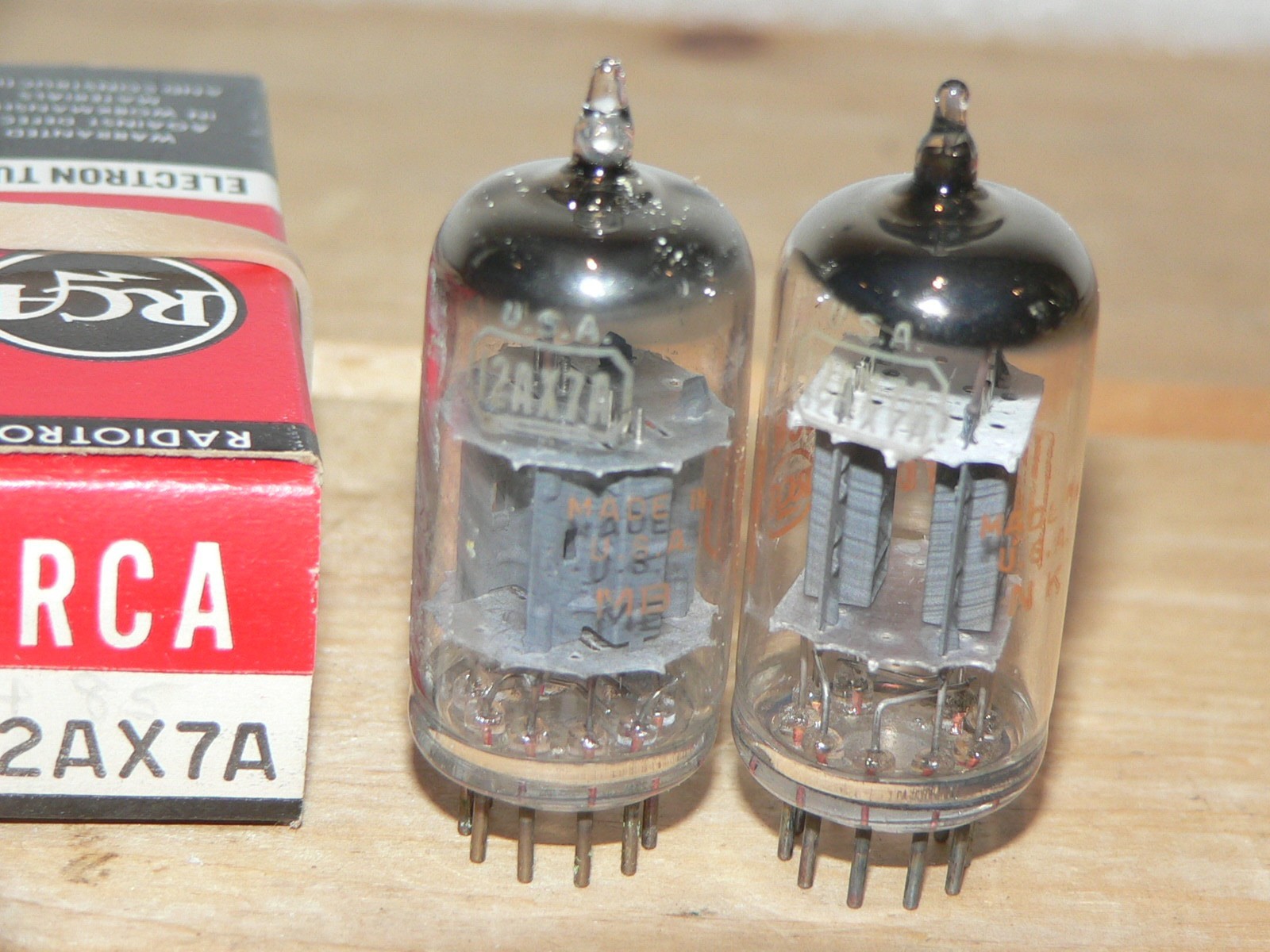 2 RCA 12AX7A Tubes (USA) TEST GOOD