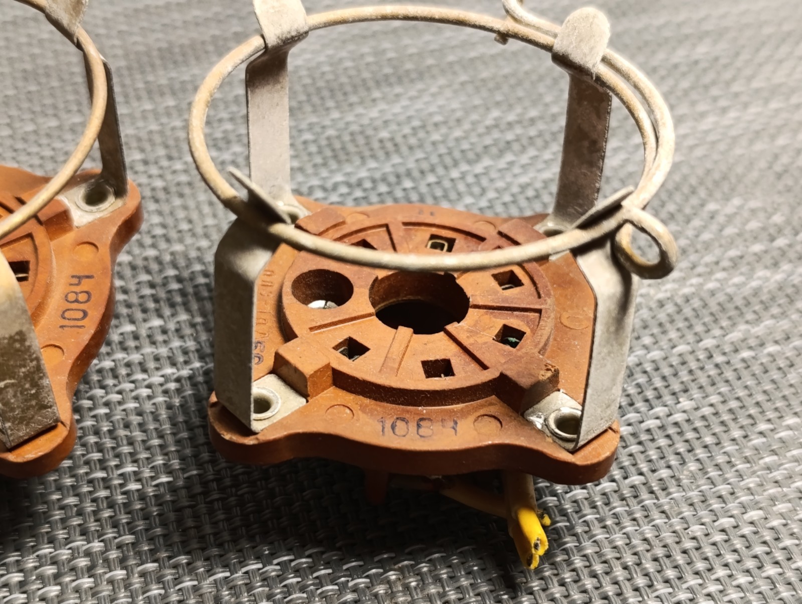2pcs. PPL3-1PD ПЛ3-1ПД SOCKET TUBE 6S33S GU-32 GI-30 GU-29 6S41S GMI-6 USED