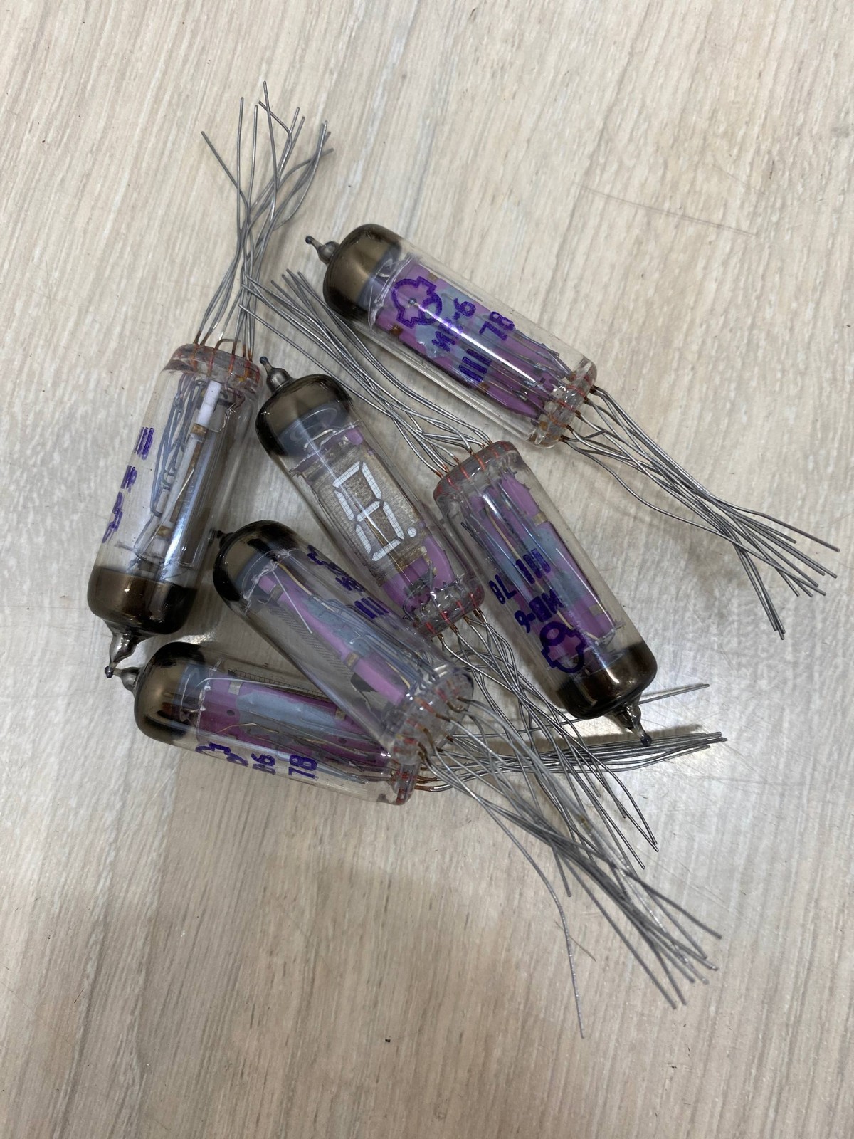 6pcs IV-6 Nixie Era VFD Vacuum Tubes: New SAME DATE Old Stock