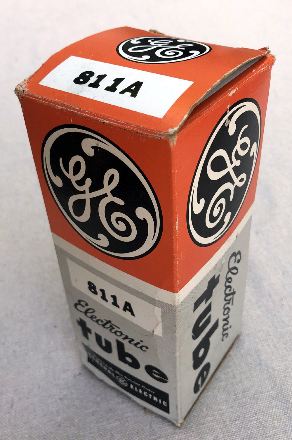 GE 811A Electronic Tube New in Damaged Box Ships Free