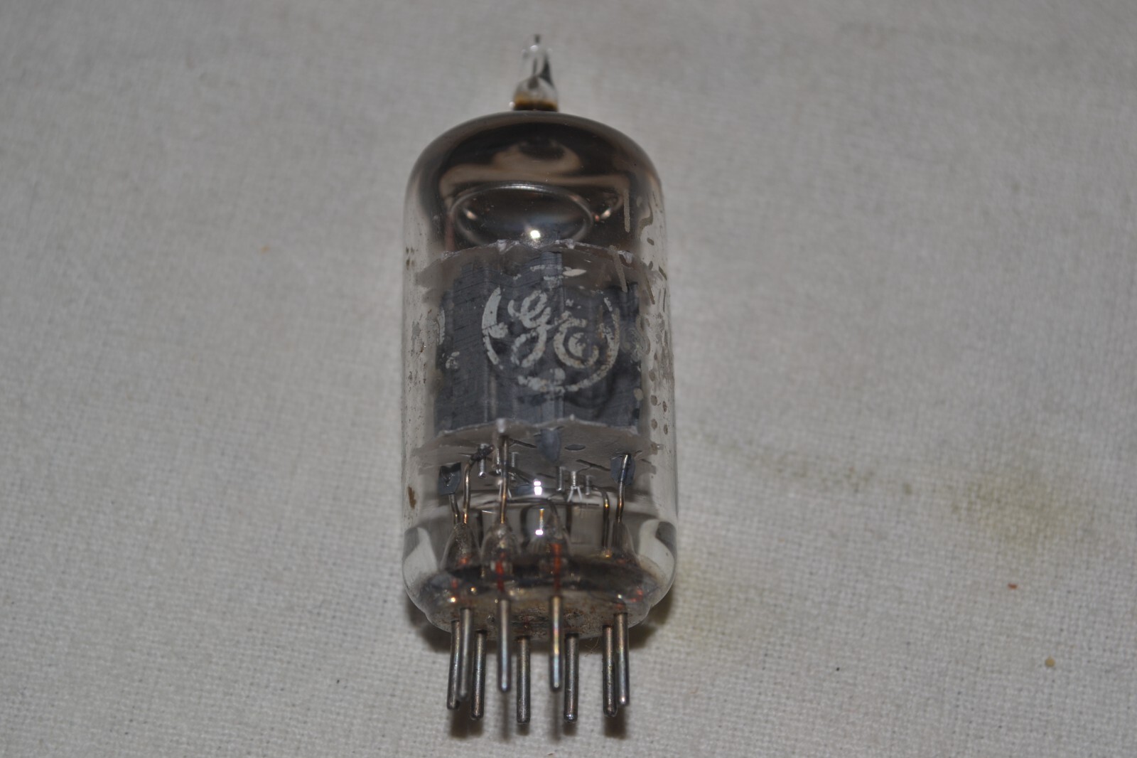Strong & Balanced Vintage 1960s GE General Electric 12AX7A / ECC83 TUBE