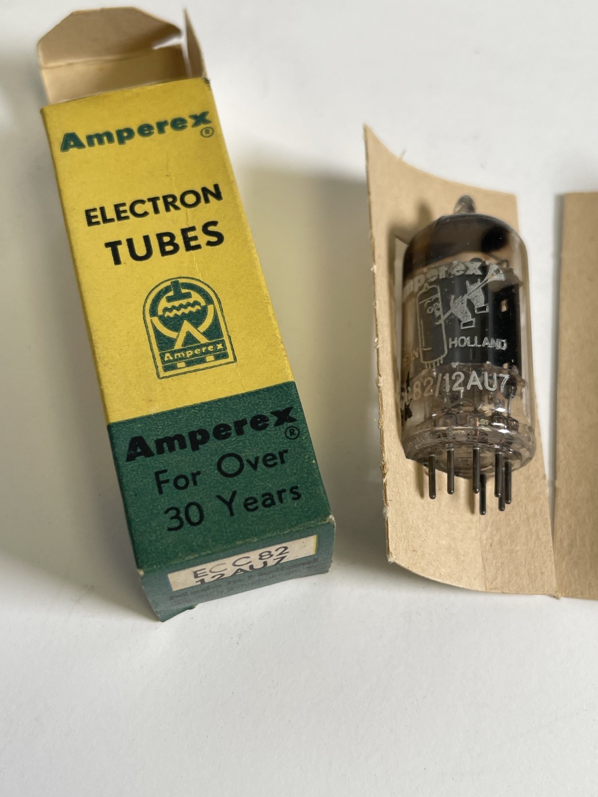 NOS Amperex Bugle Boy ECC82 – 12AU7 Tube